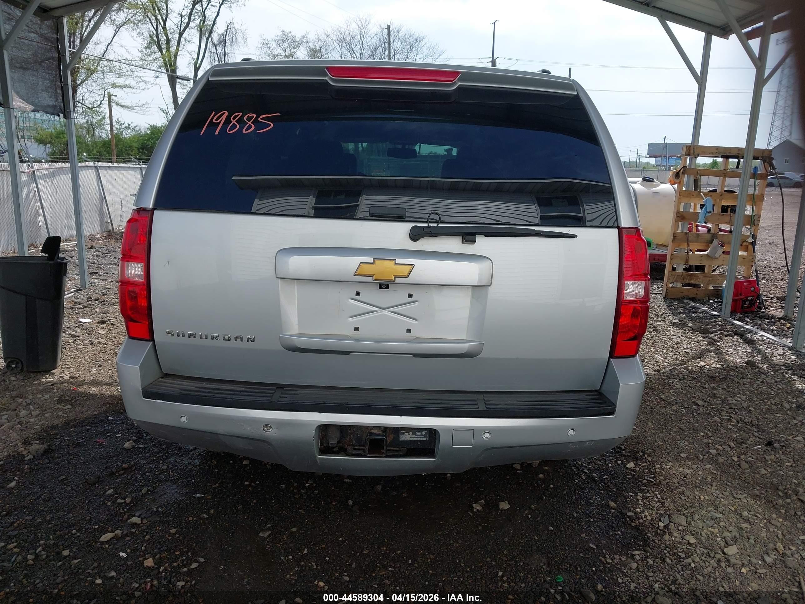 2013 Chevrolet Suburban 1500 Lt Silver vin: 1GNSKJE78DR361399