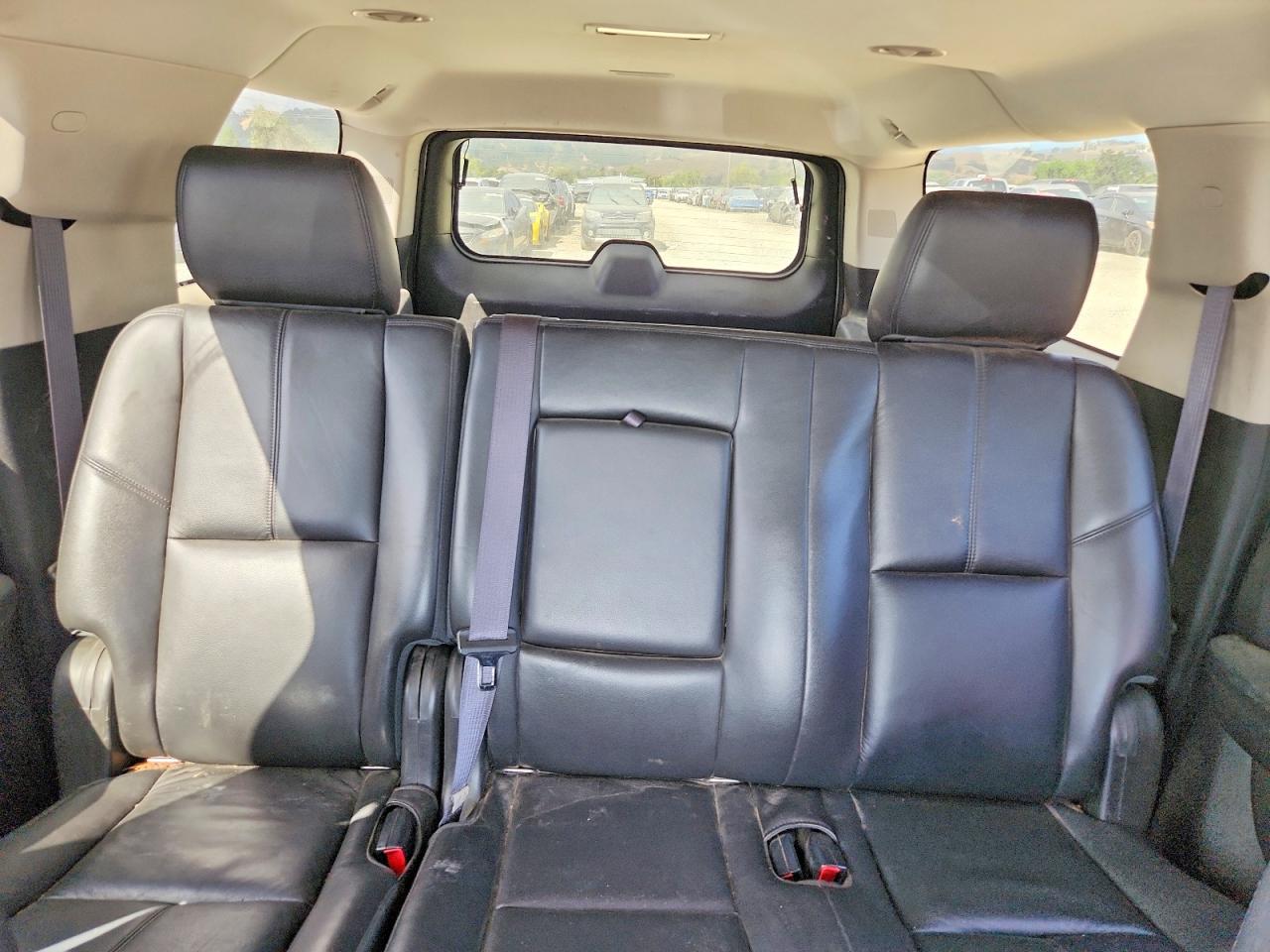 2013 Chevrolet Suburban K1500 Lt Silver vin: 1GNSKJE79DR132648