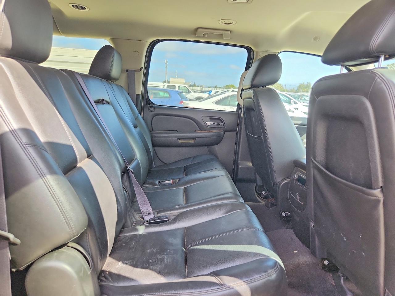 2013 Chevrolet Suburban K1500 Lt Silver vin: 1GNSKJE79DR132648