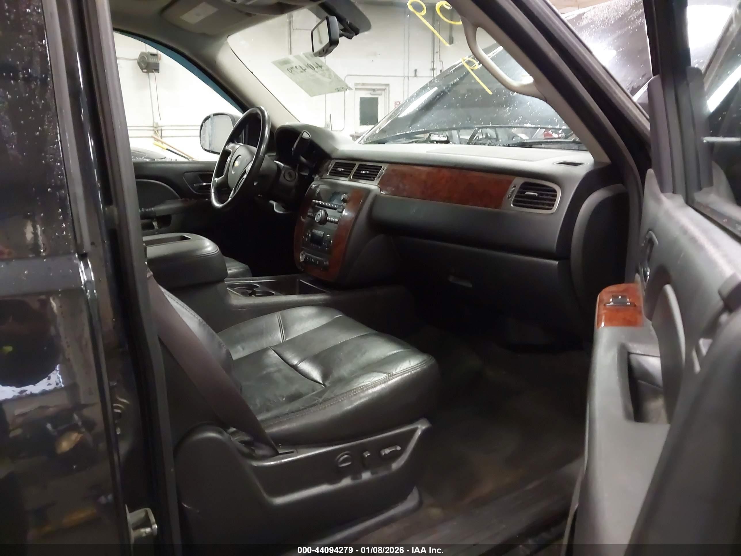 2013 Chevrolet Suburban 1500 Lt Black vin: 1GNSKJE79DR189903