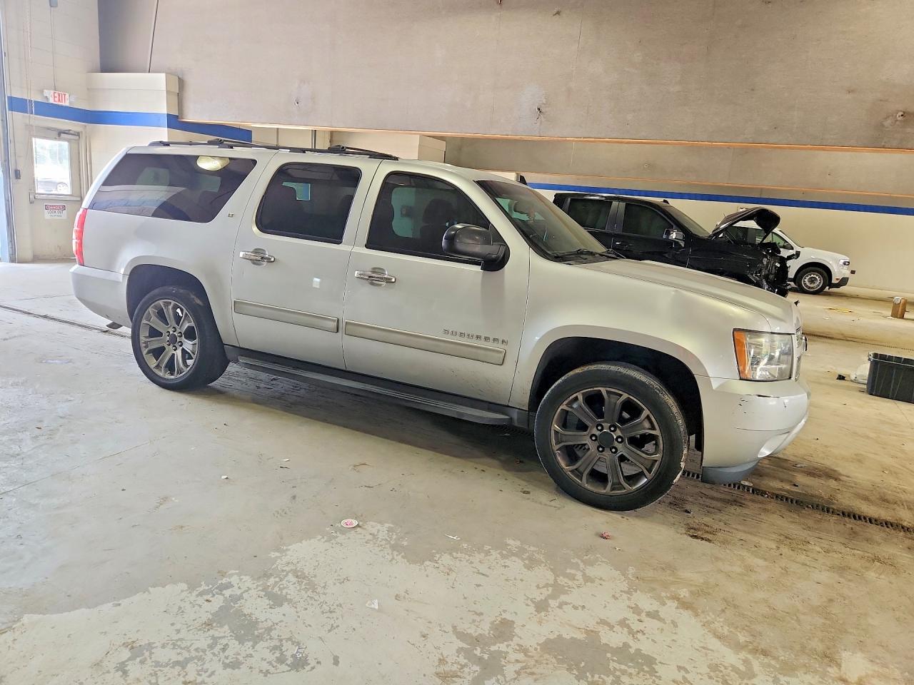 2013 Chevrolet Suburban K1500 Lt Beige vin: 1GNSKJE7XDR134974