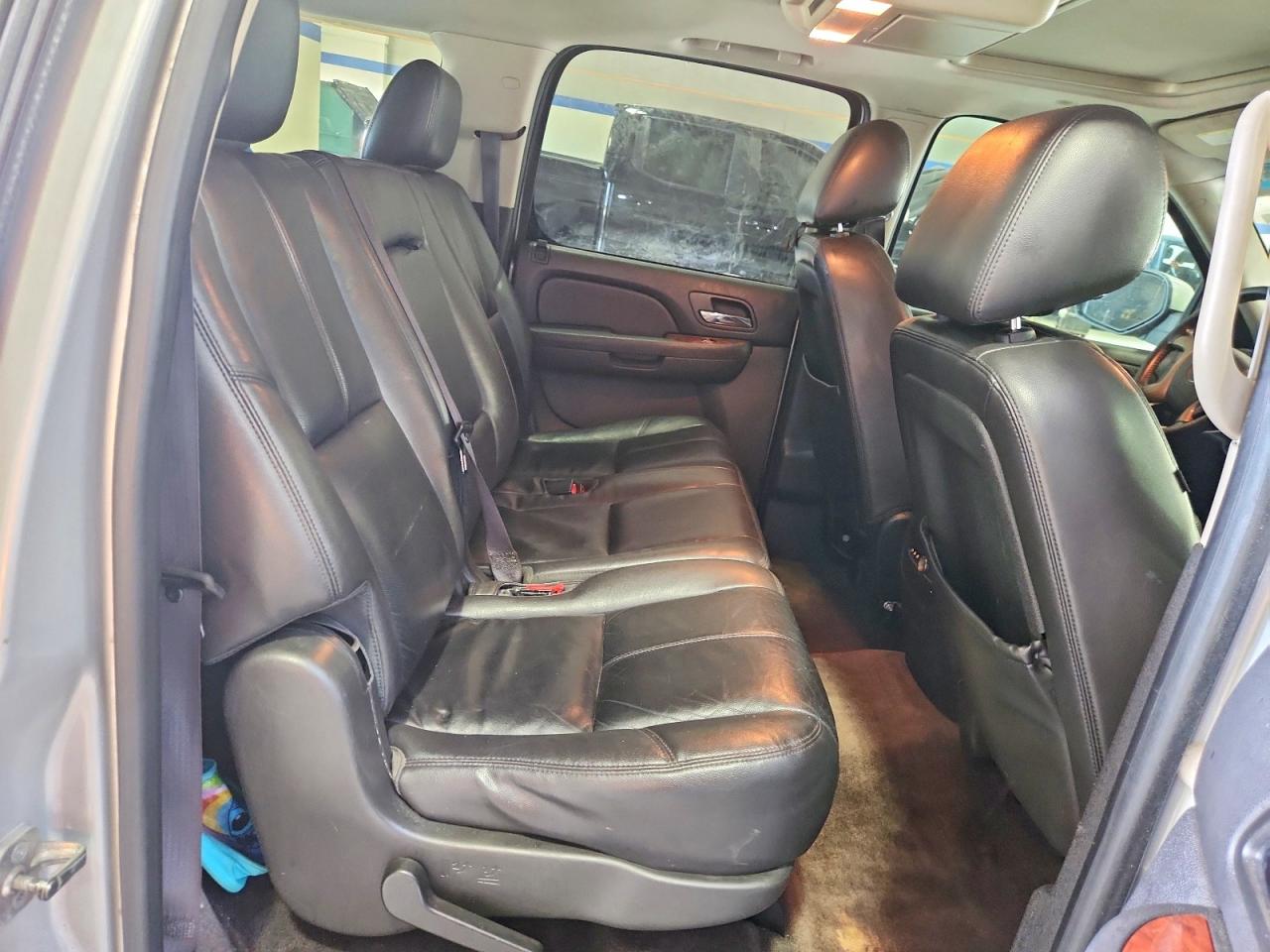 2013 Chevrolet Suburban K1500 Lt Beige vin: 1GNSKJE7XDR134974