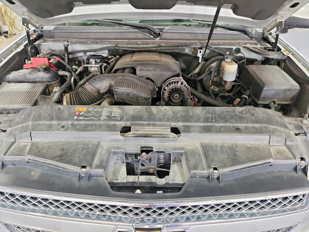 2013 Chevrolet Suburban K1500 Lt Beige vin: 1GNSKJE7XDR134974