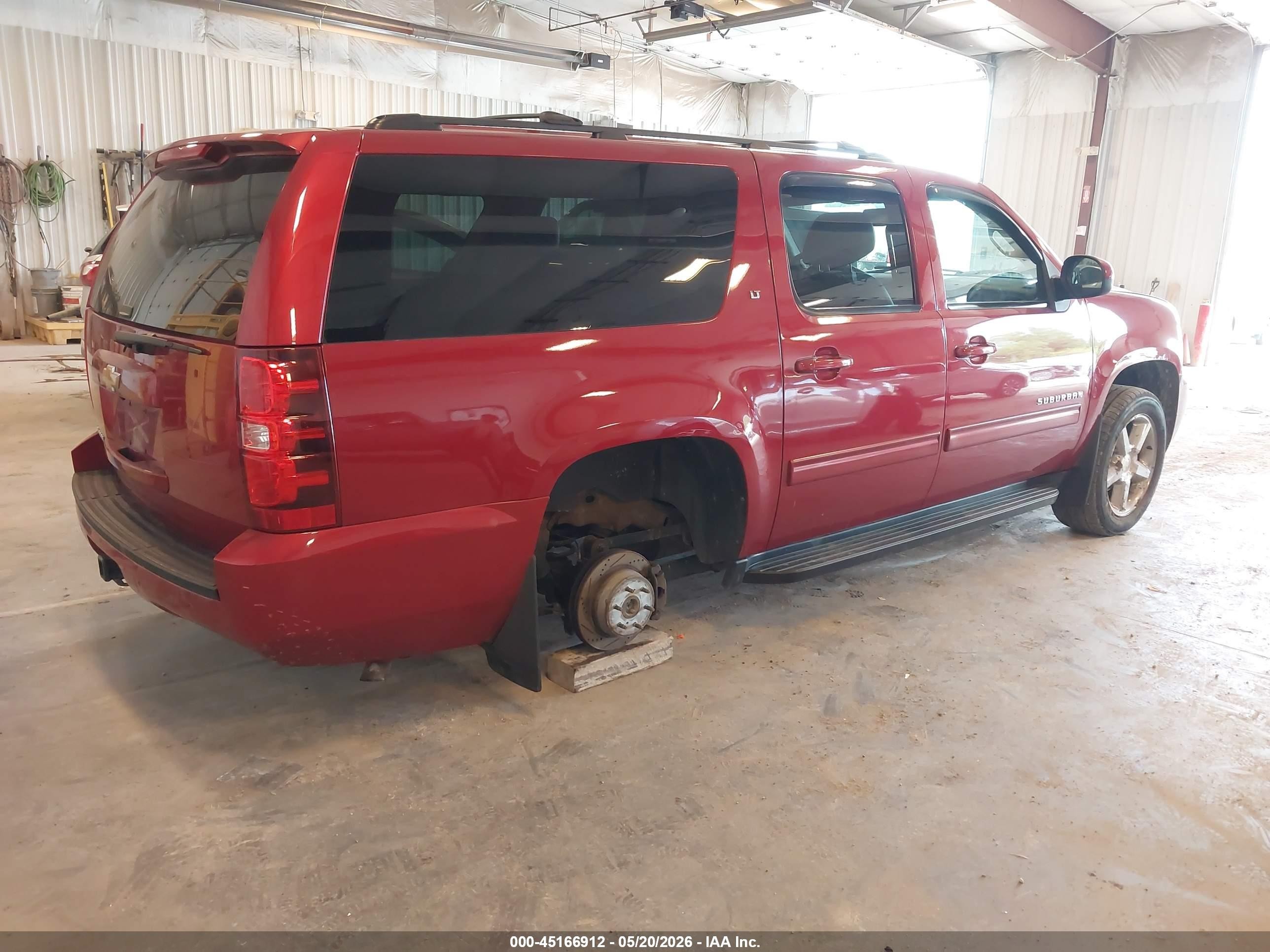 2013 Chevrolet Suburban 1500 Lt Красный vin: 1GNSKJE7XDR279285