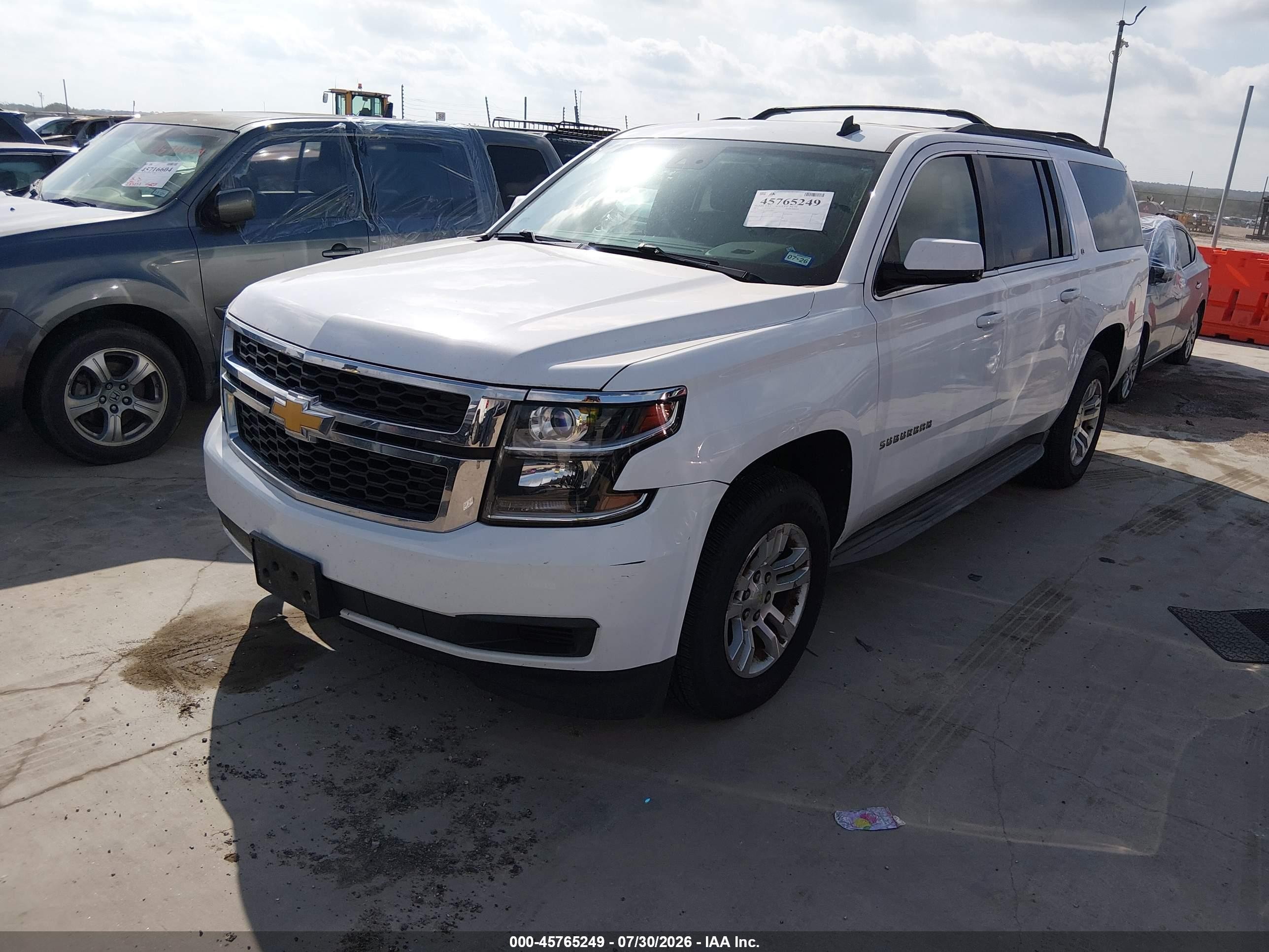 2015 Chevrolet Suburban Lt Белый vin: 1GNSKJKC0FR142487