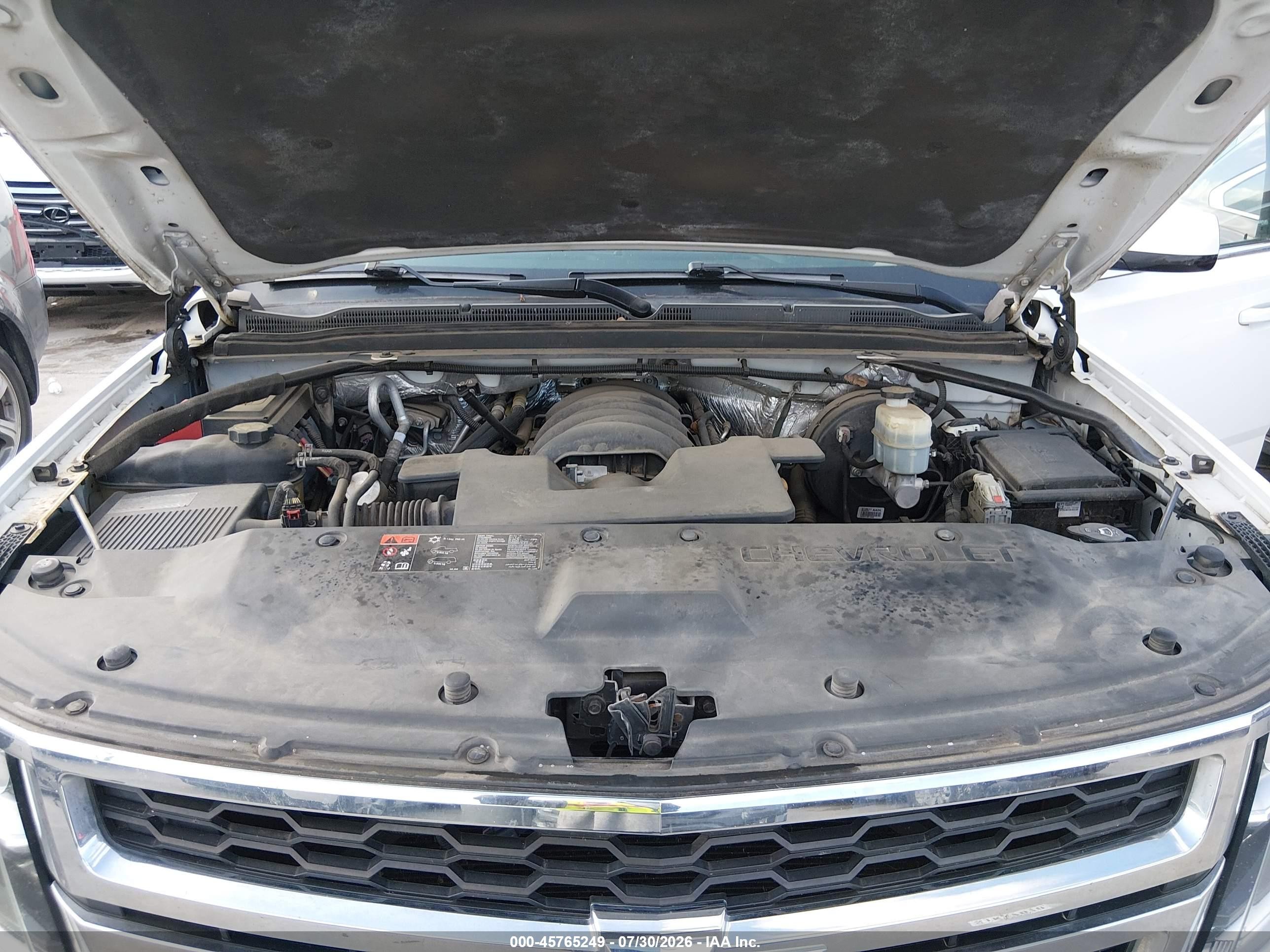 2015 Chevrolet Suburban Lt Белый vin: 1GNSKJKC0FR142487