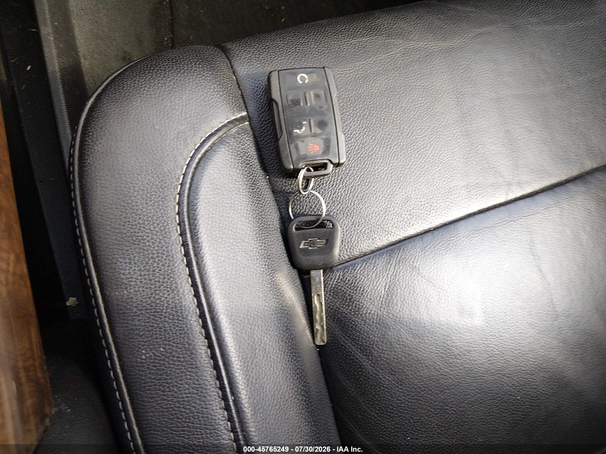 2015 Chevrolet Suburban Lt Белый vin: 1GNSKJKC0FR142487