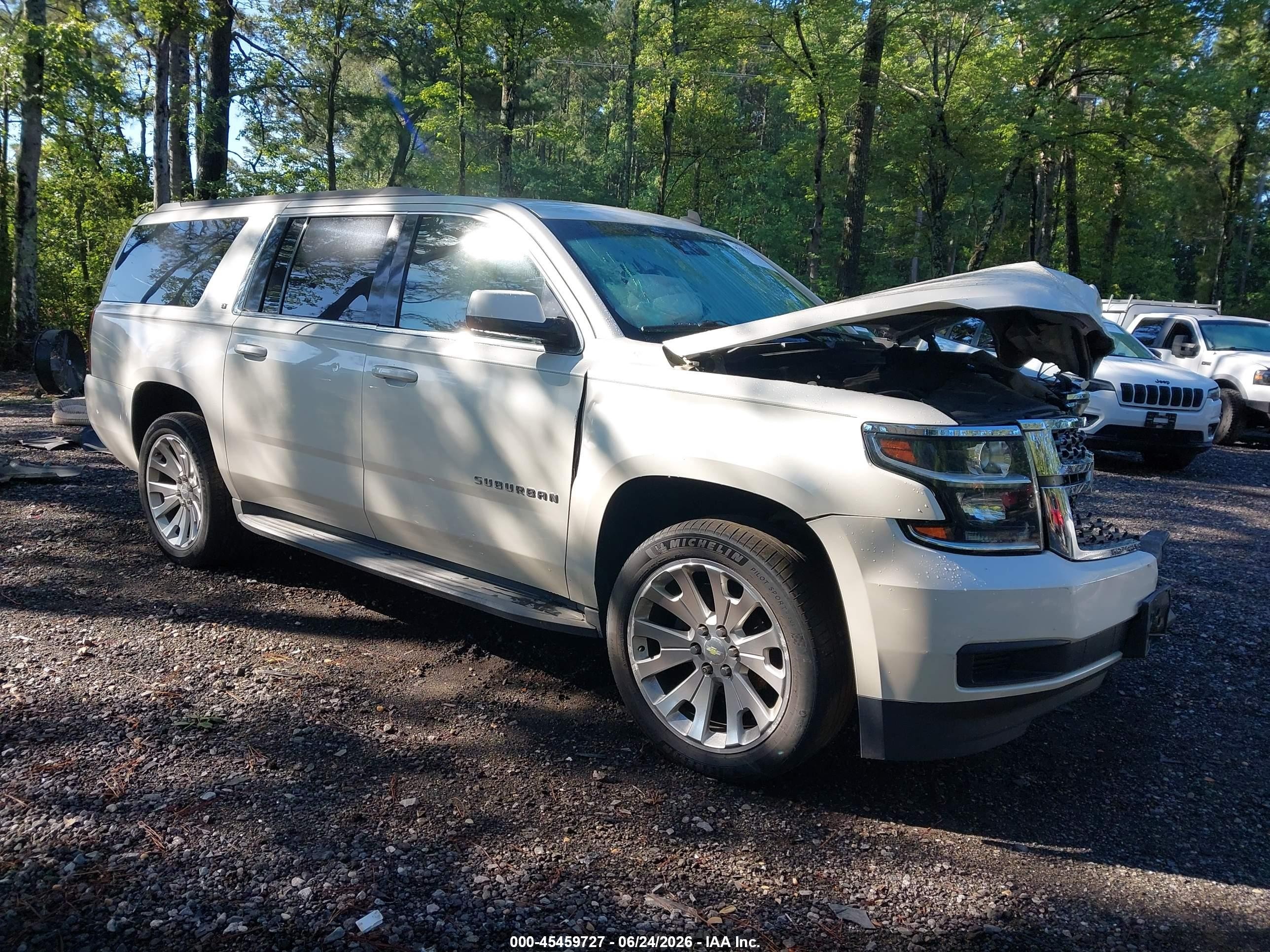 2015 Chevrolet Suburban Lt White vin: 1GNSKJKC0FR145809
