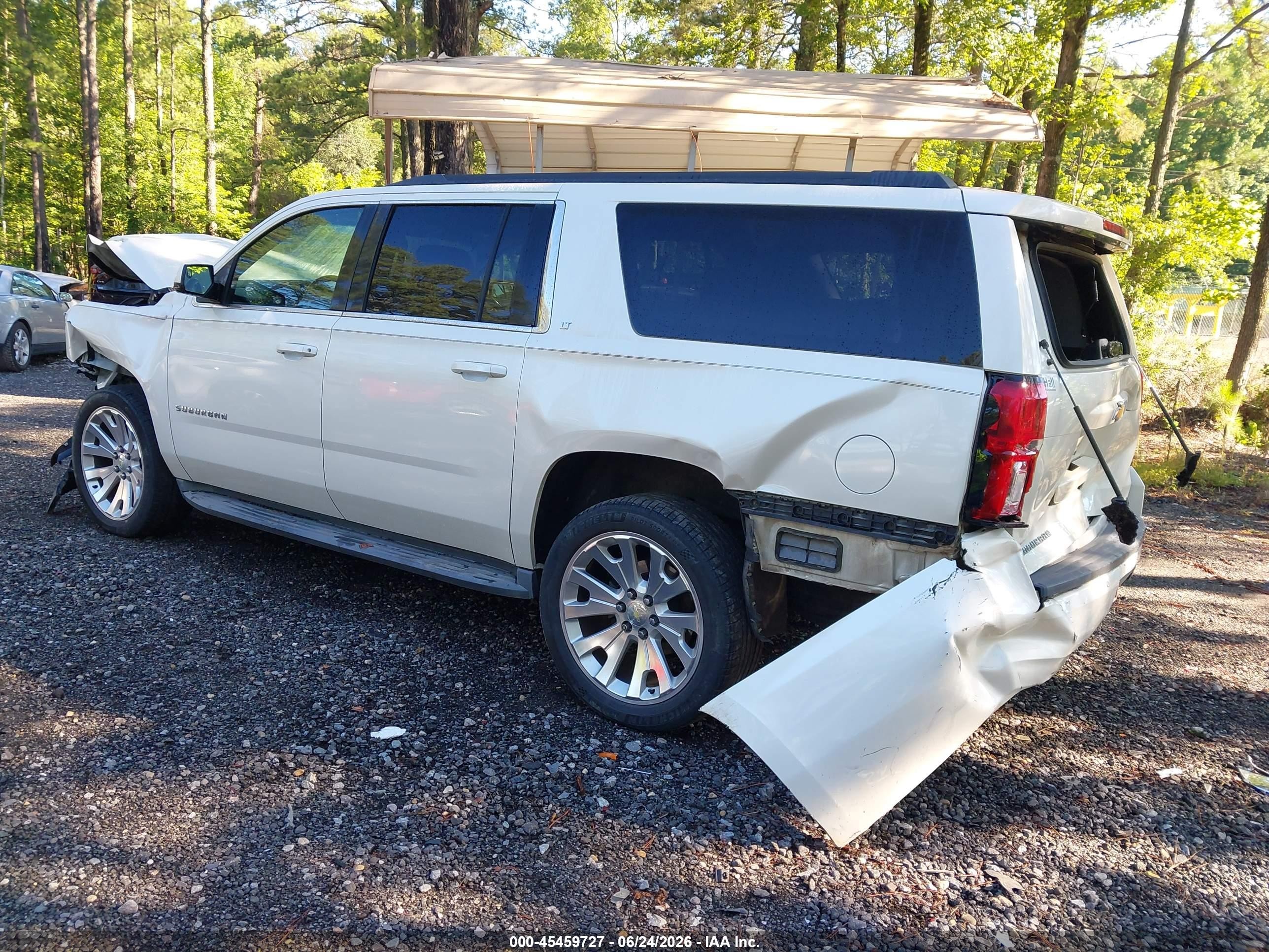 2015 Chevrolet Suburban Lt White vin: 1GNSKJKC0FR145809