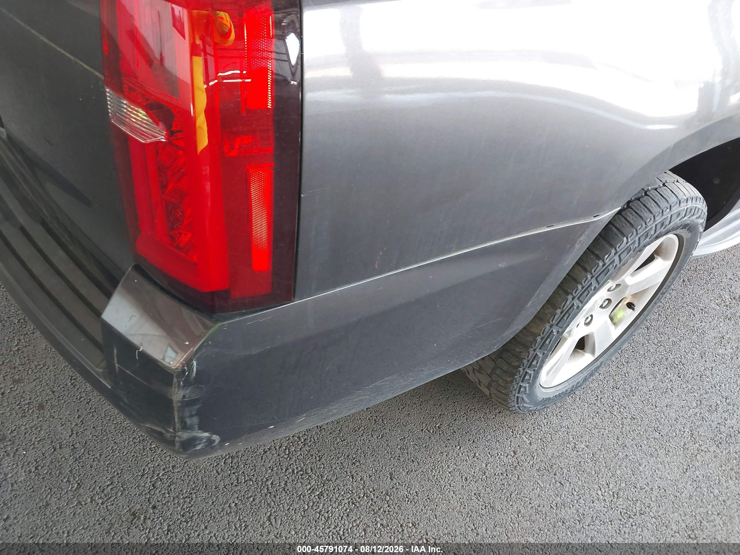 2015 Chevrolet Suburban Lt Gray vin: 1GNSKJKC0FR214093
