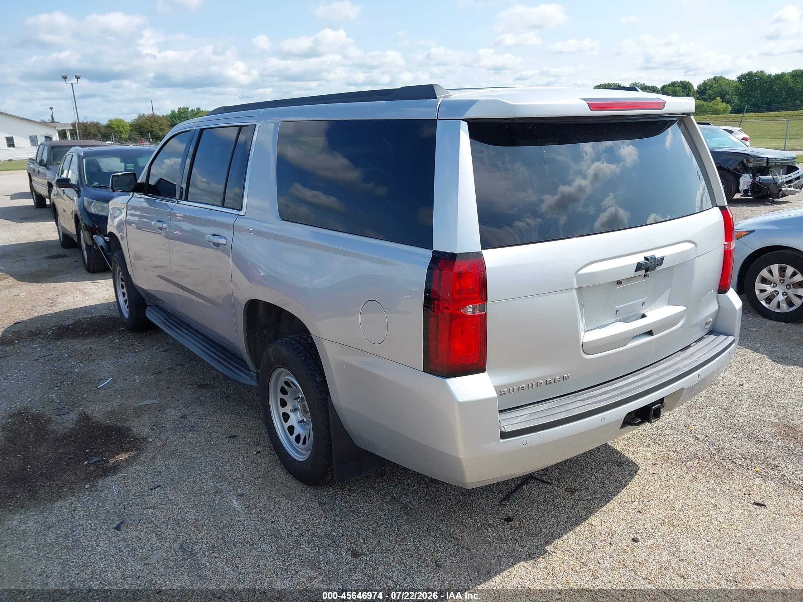 2015 Chevrolet Suburban Lt Silver vin: 1GNSKJKC0FR305705