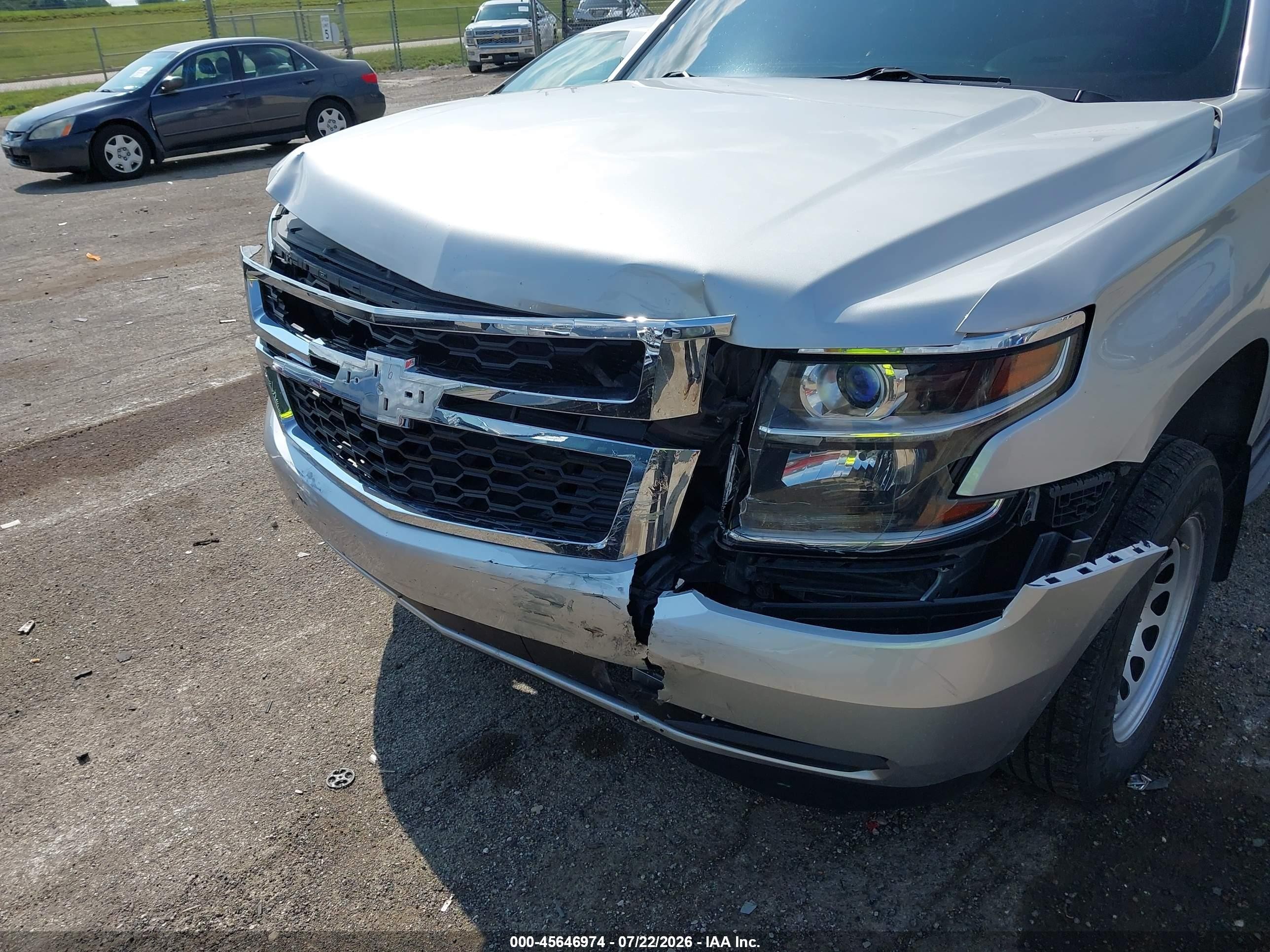 2015 Chevrolet Suburban Lt Silver vin: 1GNSKJKC0FR305705