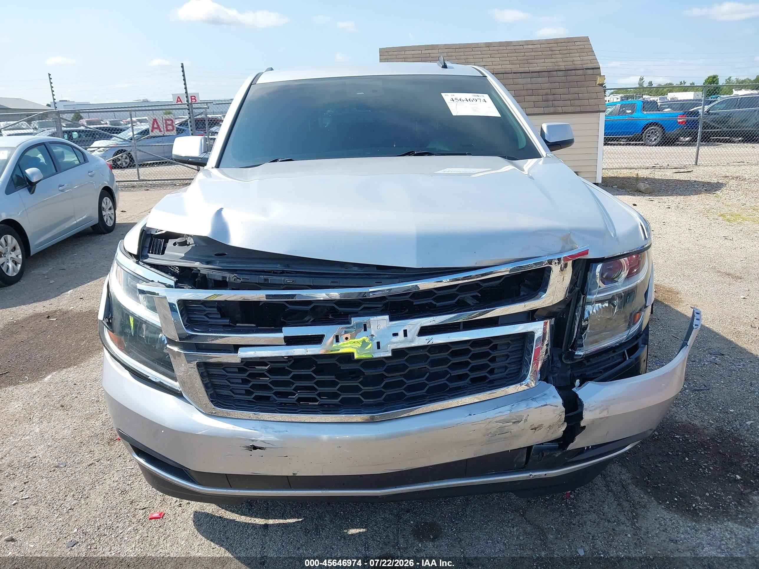 2015 Chevrolet Suburban Lt Silver vin: 1GNSKJKC0FR305705