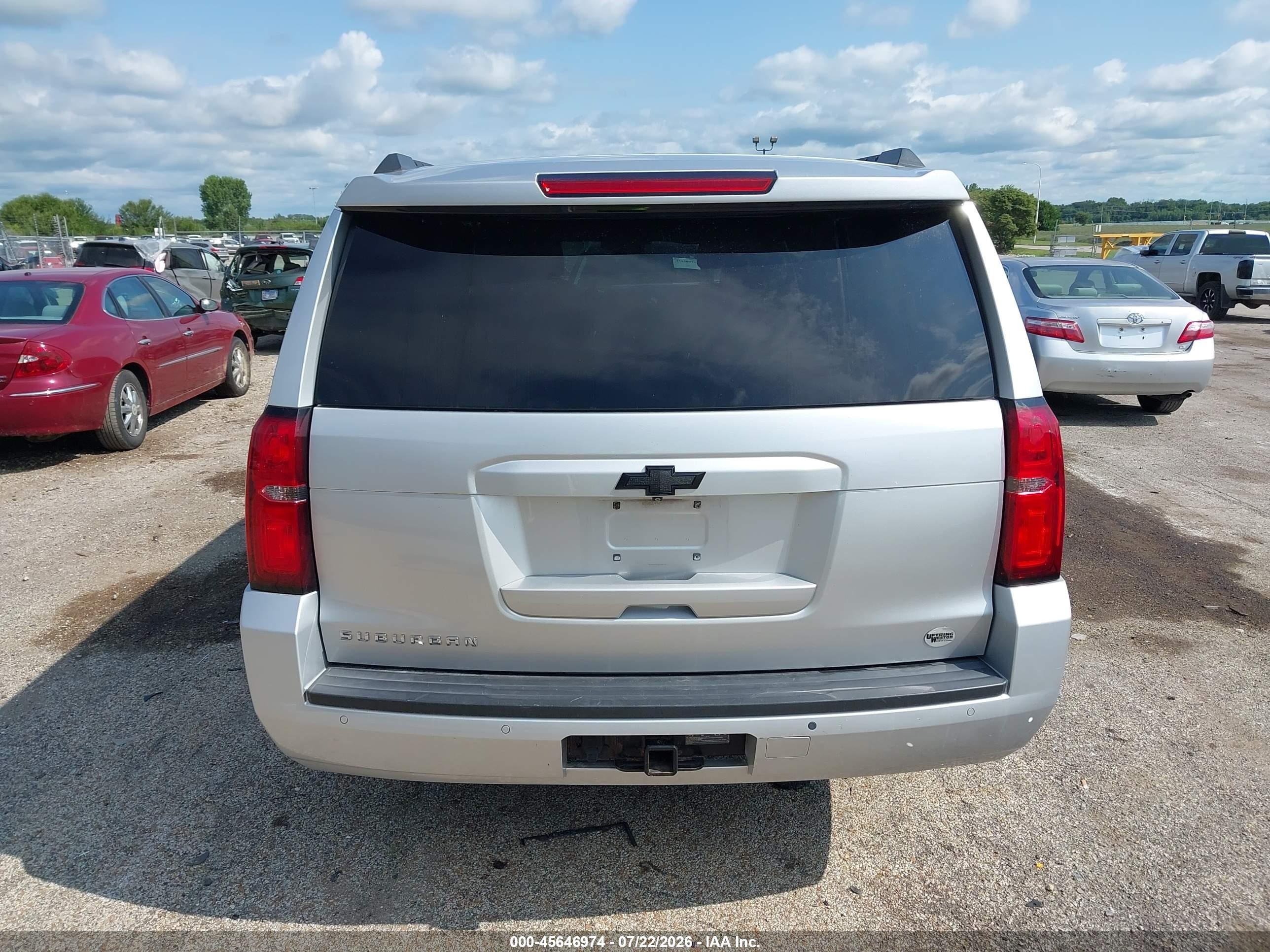 2015 Chevrolet Suburban Lt Silver vin: 1GNSKJKC0FR305705