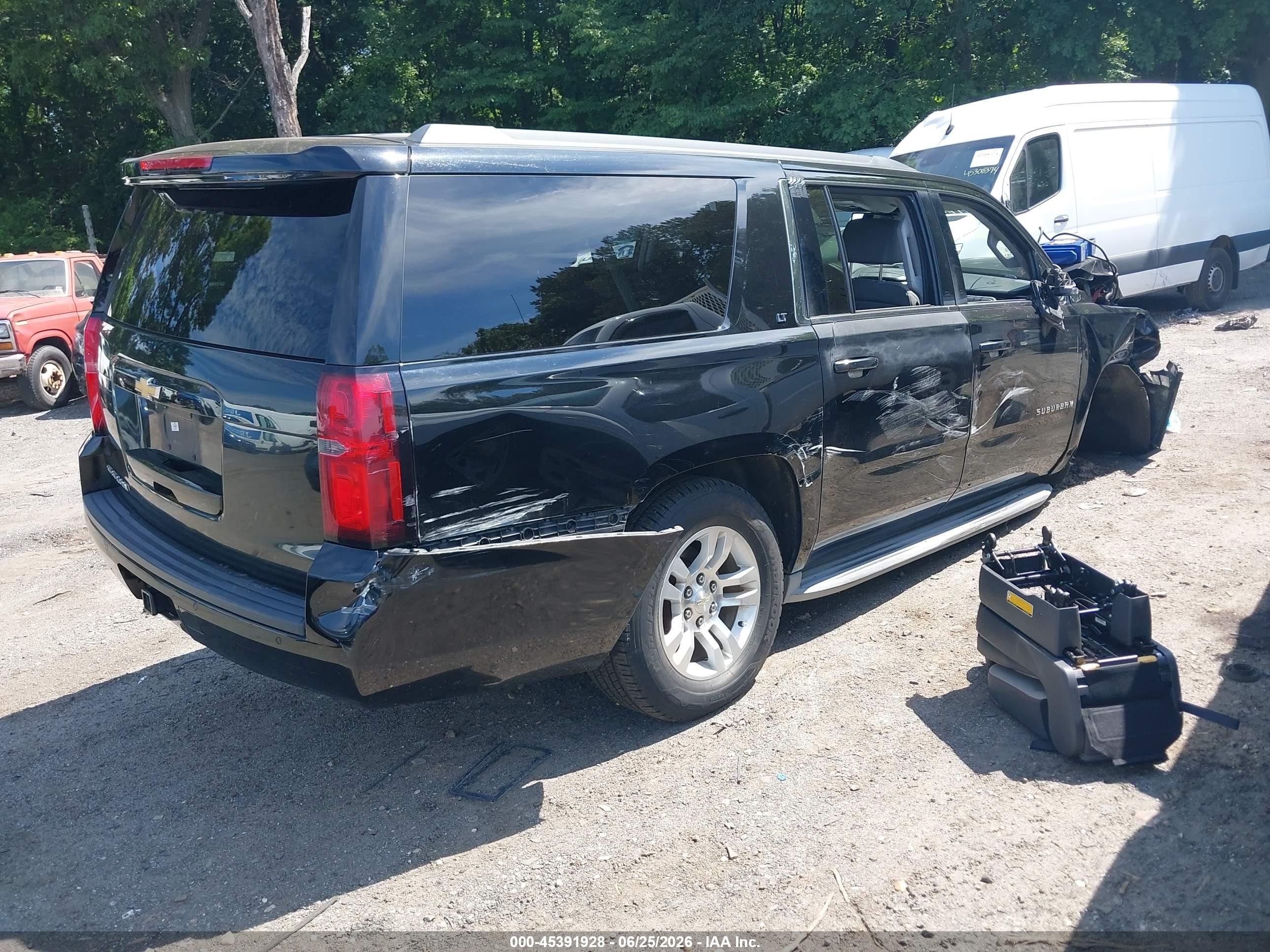 2015 Chevrolet Suburban Lt Black vin: 1GNSKJKC0FR543151