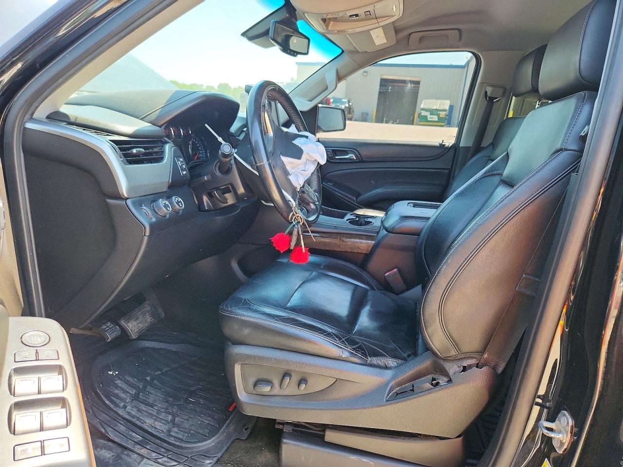 2015 Chevrolet Suburban Black vin: 1GNSKJKC0FR630550
