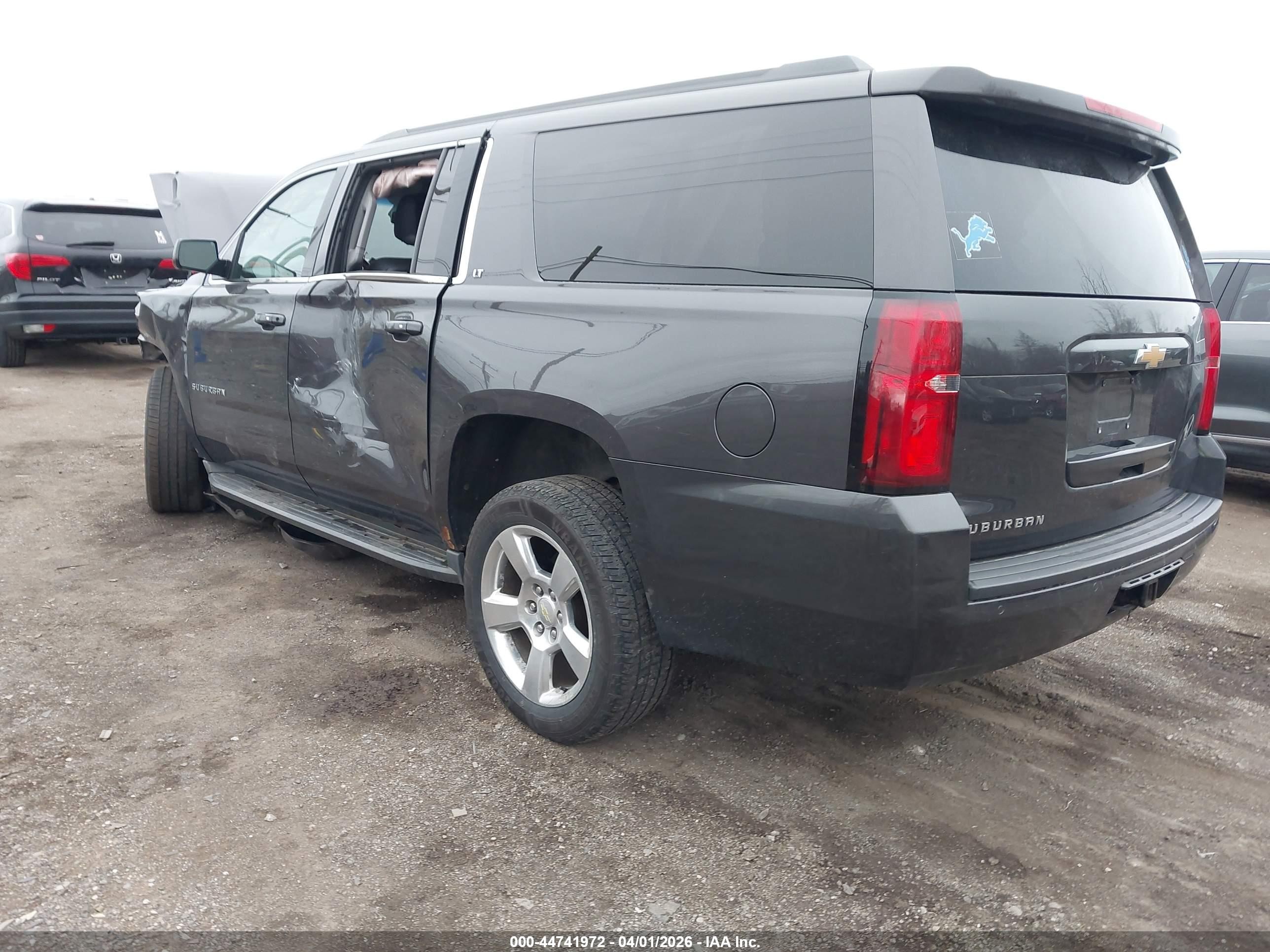 2015 Chevrolet Suburban 1500 Lt Gray vin: 1GNSKJKC0FR729059