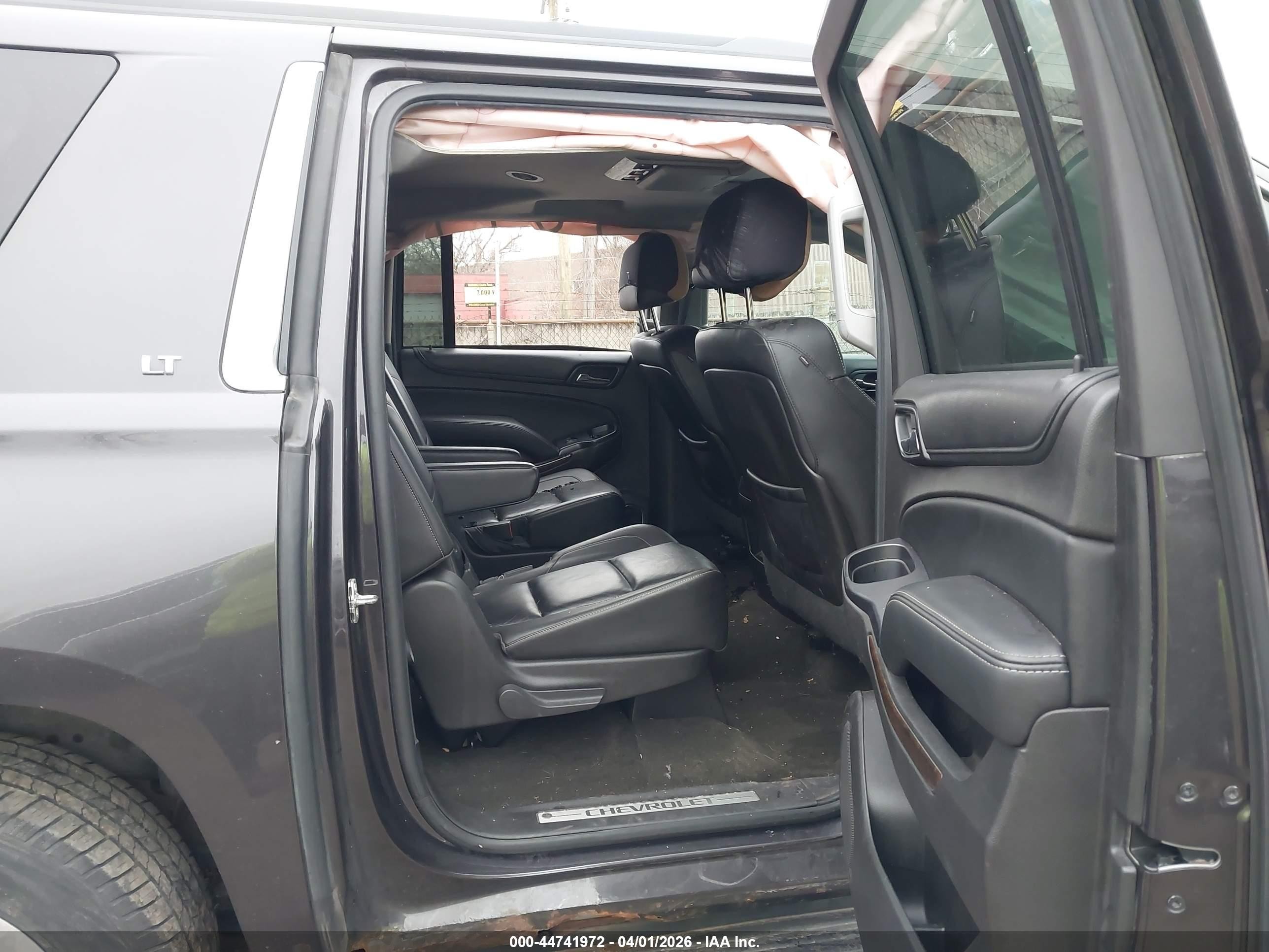 2015 Chevrolet Suburban 1500 Lt Gray vin: 1GNSKJKC0FR729059