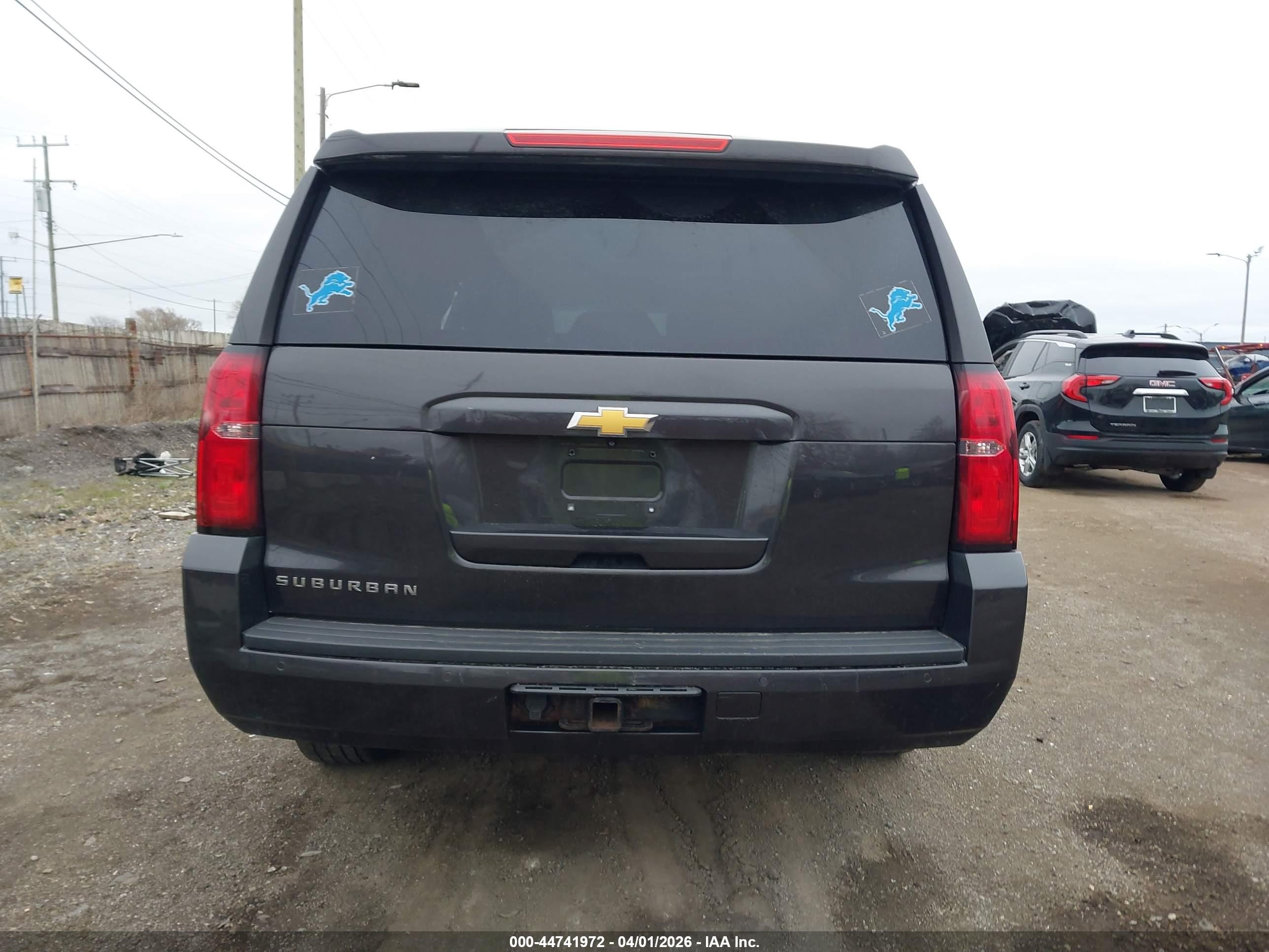 2015 Chevrolet Suburban 1500 Lt Gray vin: 1GNSKJKC0FR729059