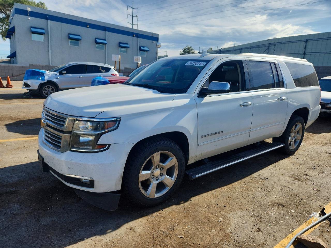 2020 Chevrolet Suburban K1500 Premier White vin: 1GNSKJKC0LR149452