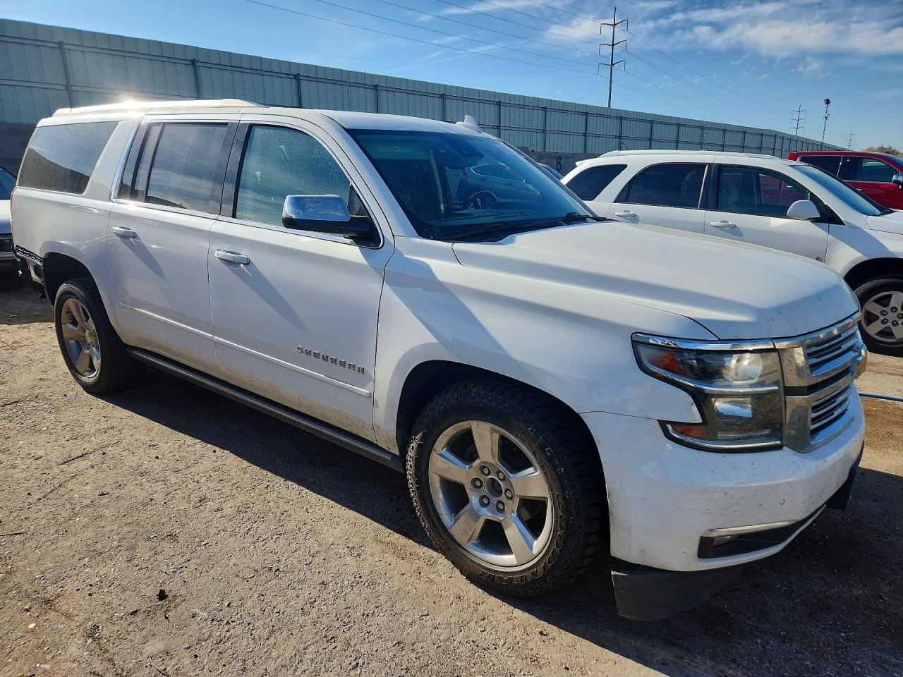 2020 Chevrolet Suburban K1500 Premier White vin: 1GNSKJKC0LR149452