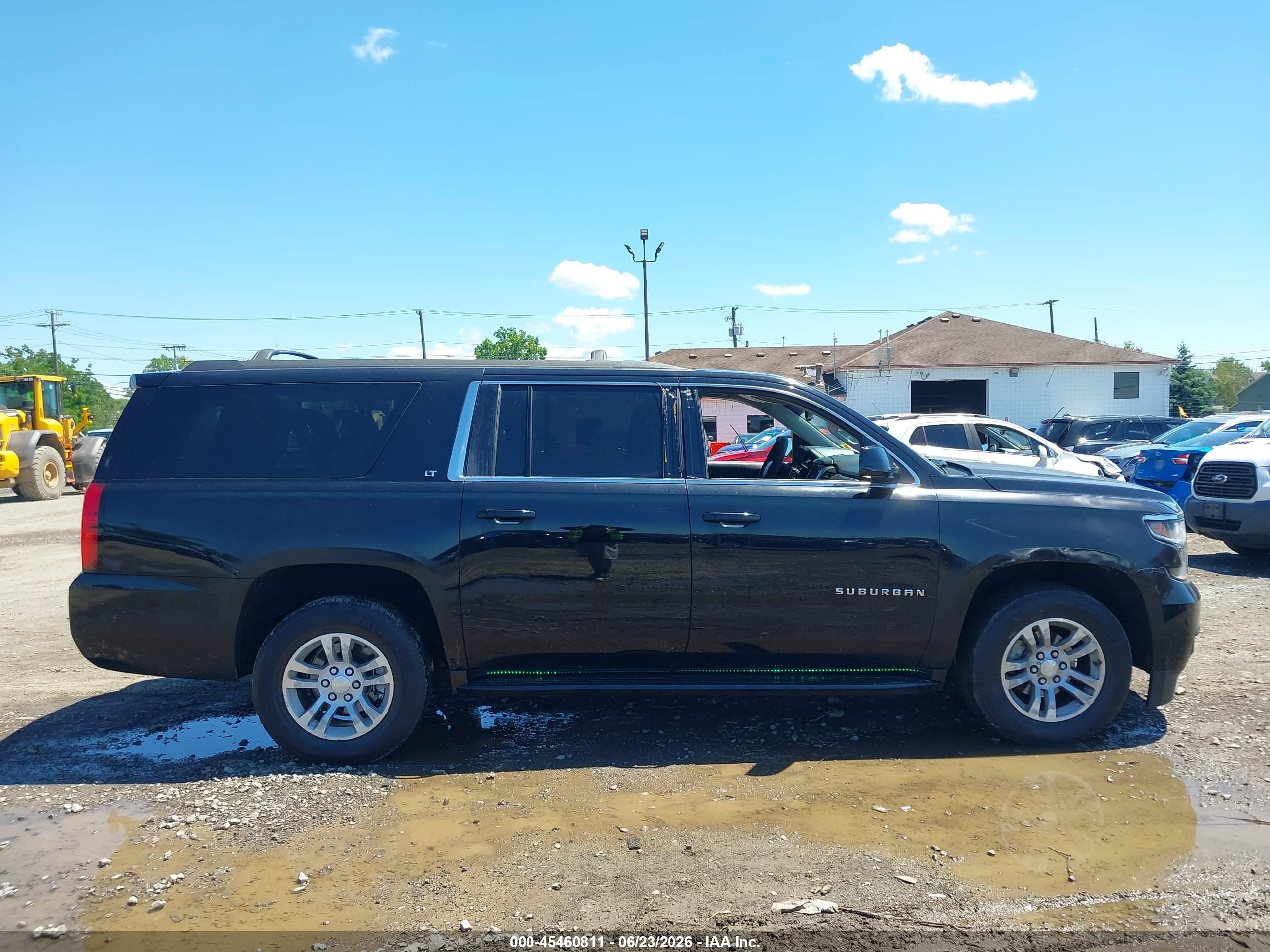 2015 Chevrolet Suburban Lt Black vin: 1GNSKJKC1FR120773