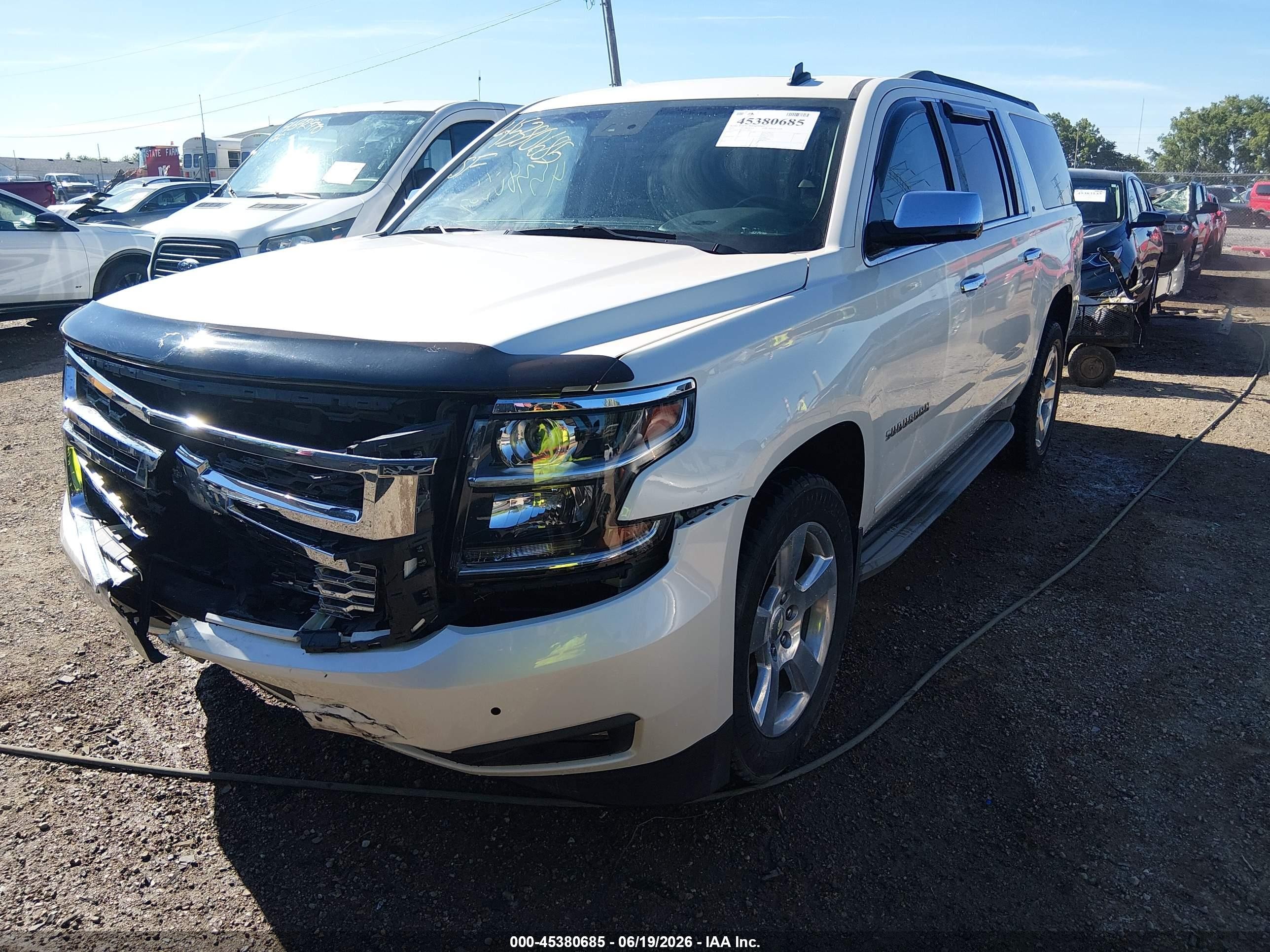 2015 Chevrolet Suburban 1500 Lt White vin: 1GNSKJKC2FR133662