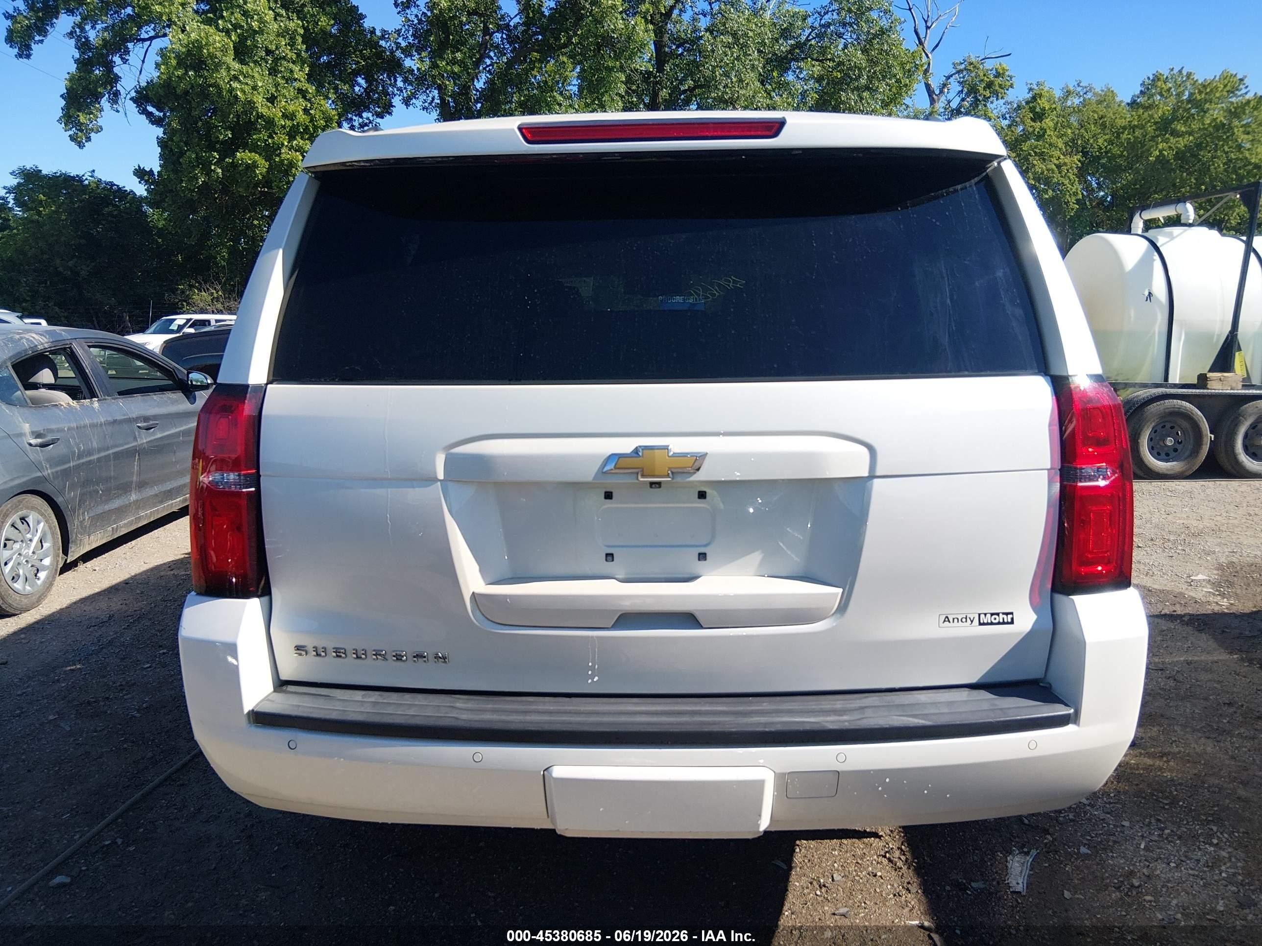 2015 Chevrolet Suburban 1500 Lt White vin: 1GNSKJKC2FR133662