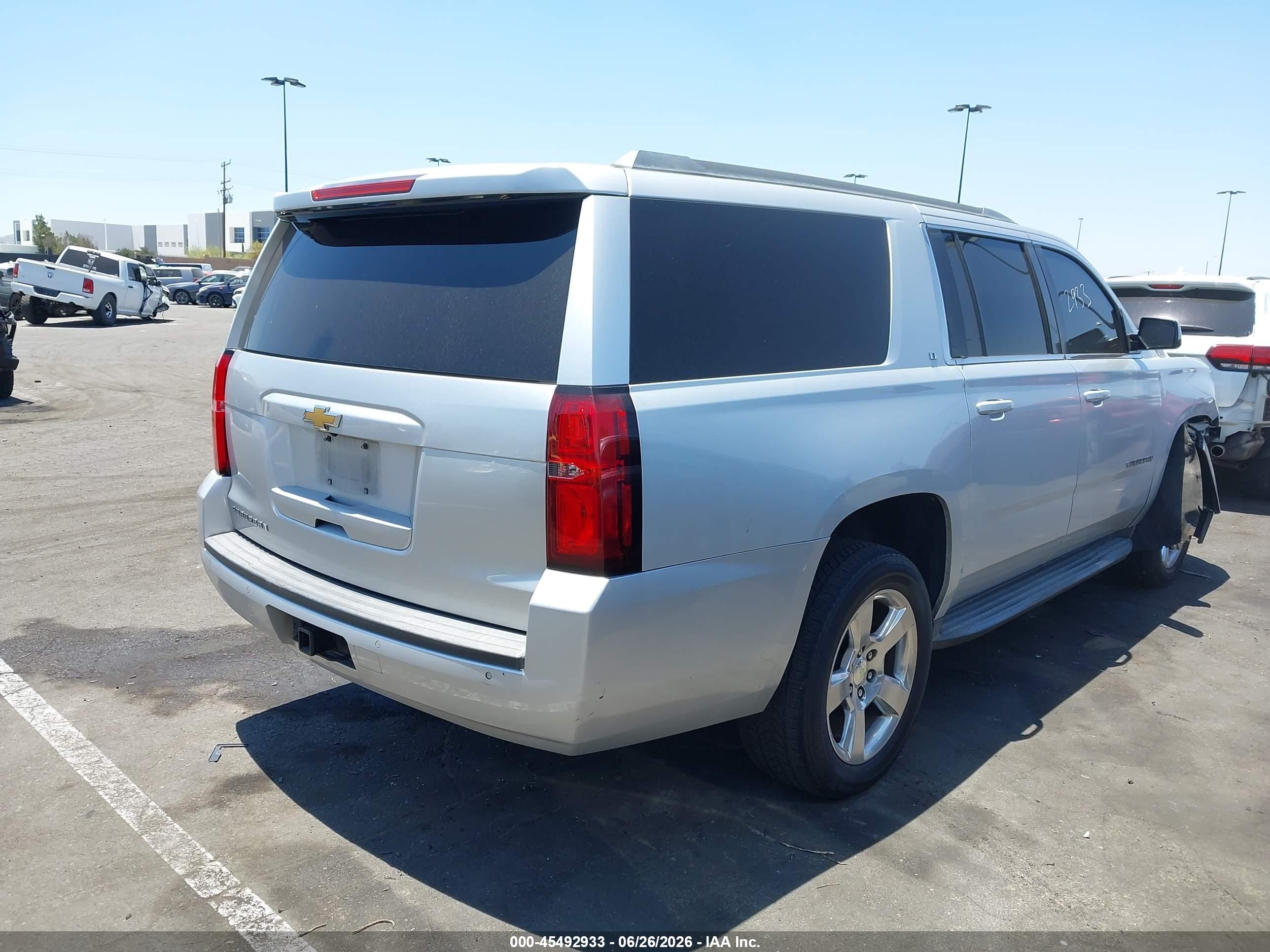 2015 Chevrolet Suburban Lt Silver vin: 1GNSKJKC2FR212779