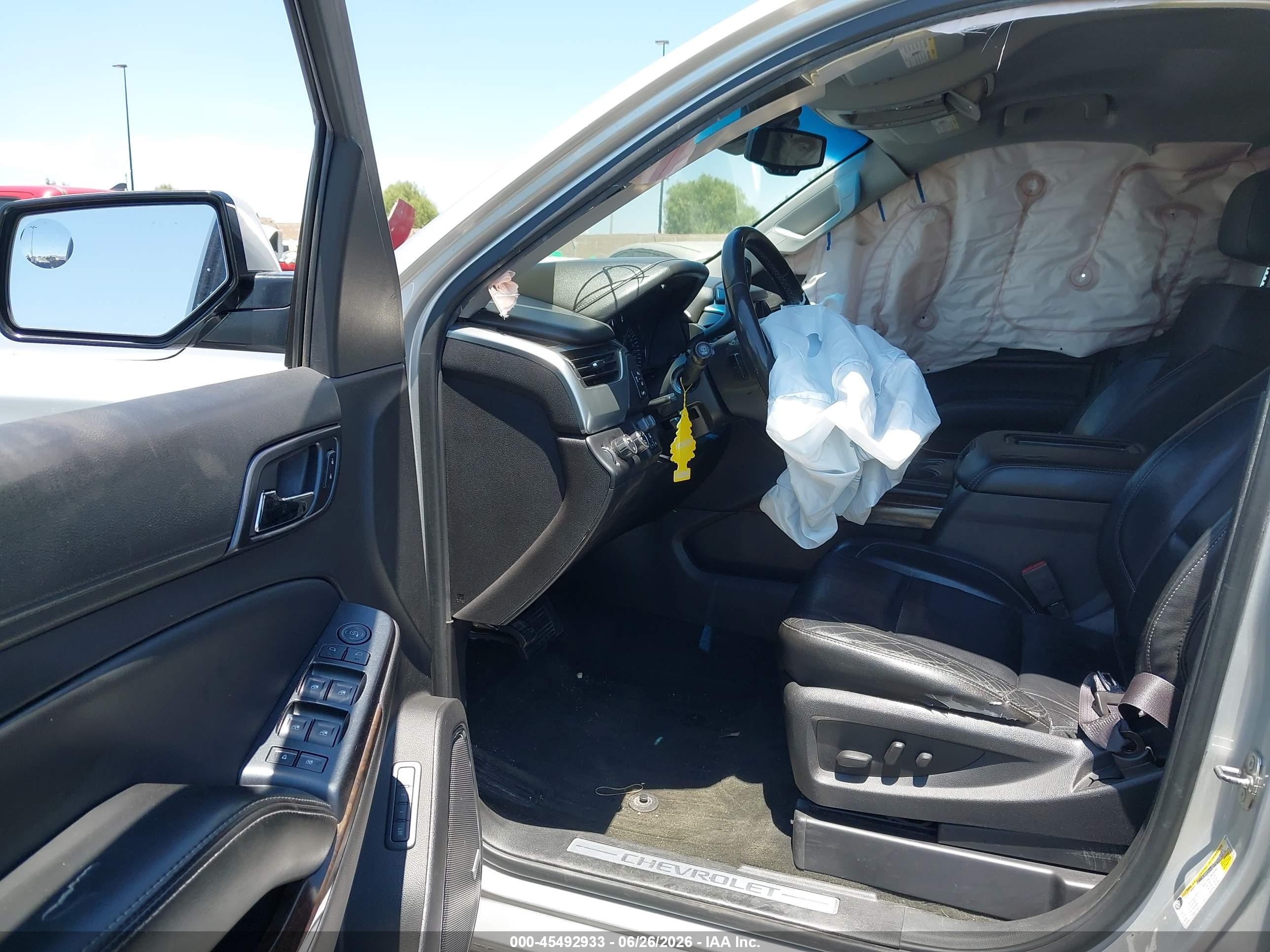 2015 Chevrolet Suburban Lt Silver vin: 1GNSKJKC2FR212779