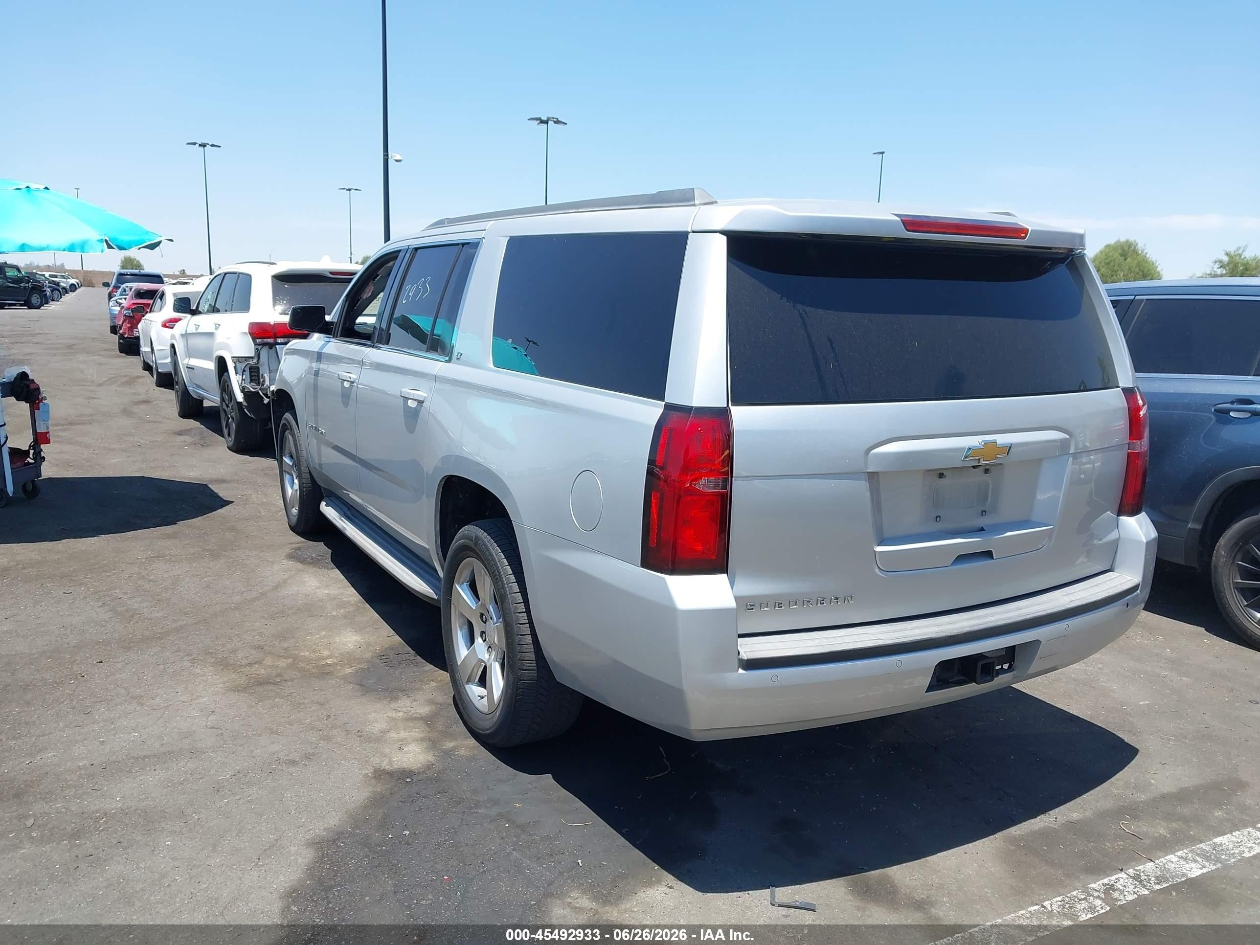 2015 Chevrolet Suburban Lt Silver vin: 1GNSKJKC2FR212779