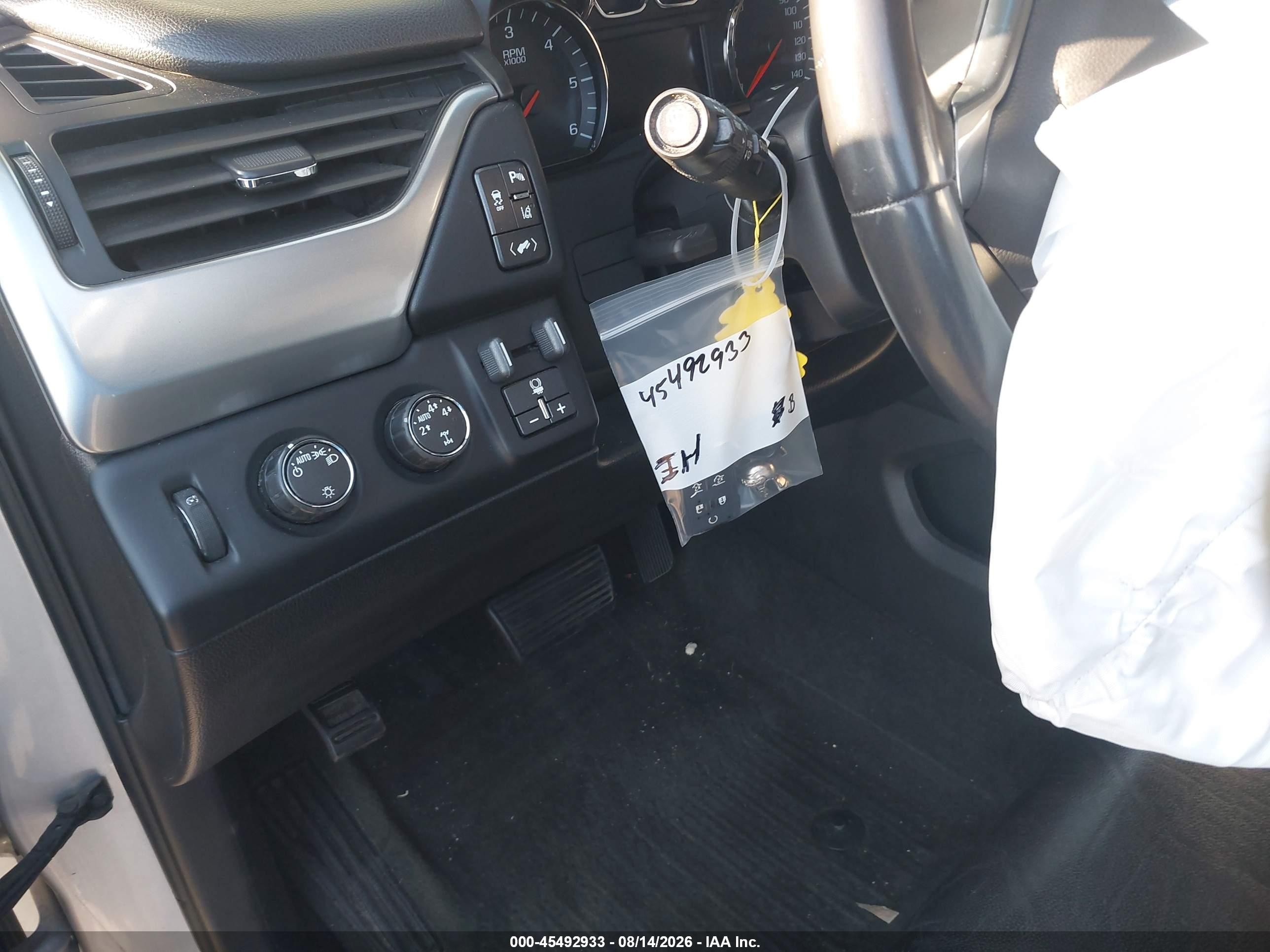 2015 Chevrolet Suburban Lt Silver vin: 1GNSKJKC2FR212779