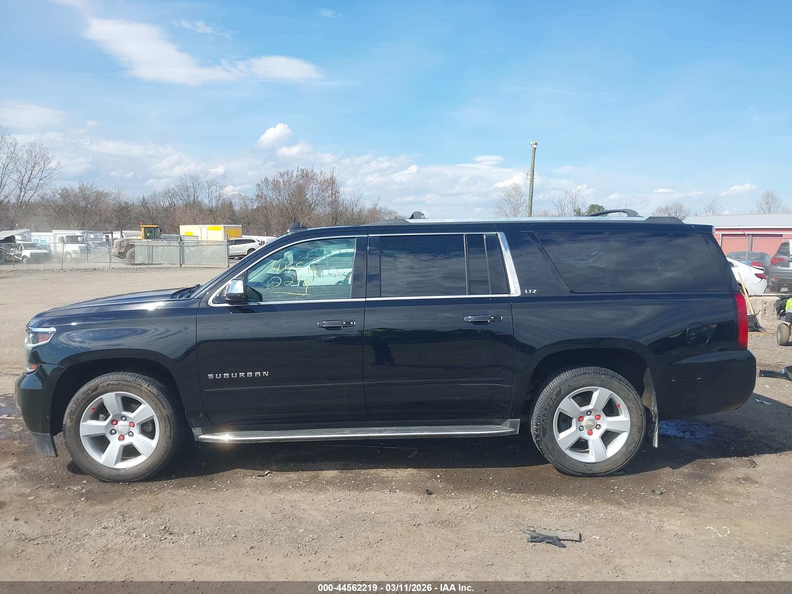 2016 Chevrolet Suburban Ltz Black vin: 1GNSKJKC2GR280128