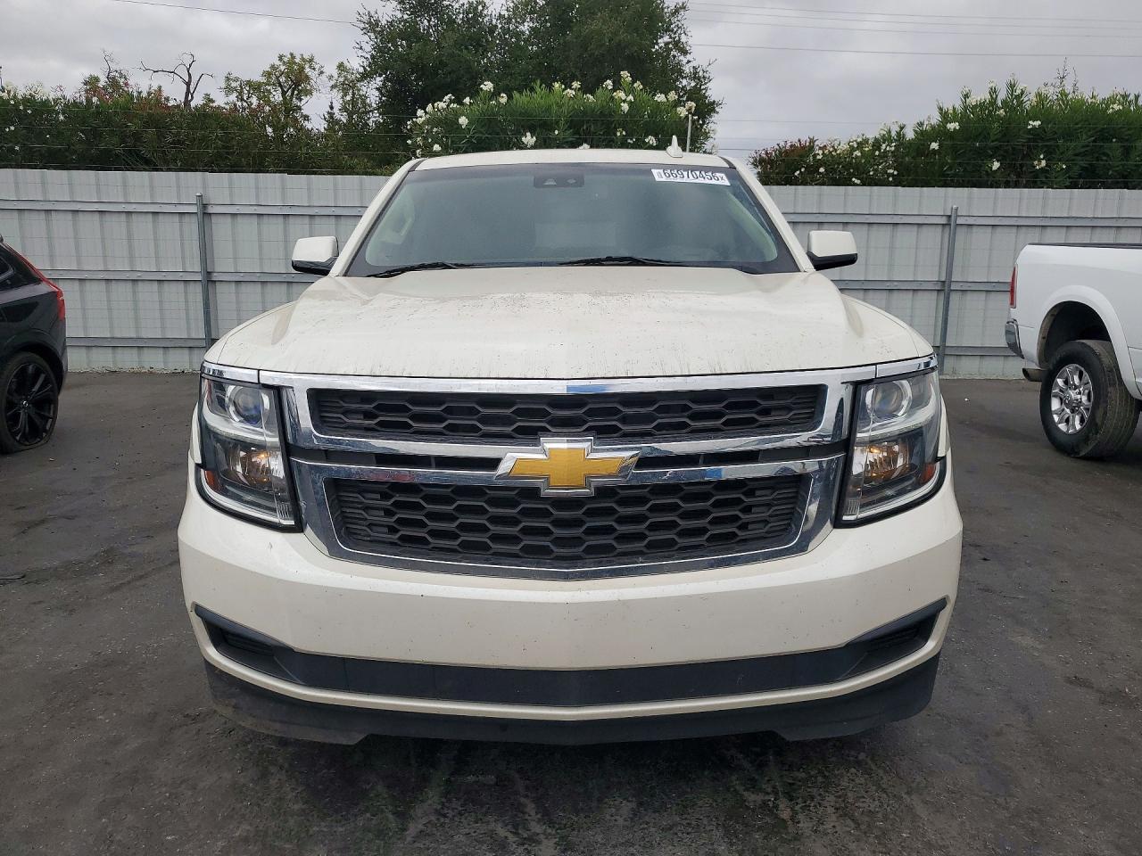2015 Chevrolet Suburban K1500 Lt White vin: 1GNSKJKC4FR600192