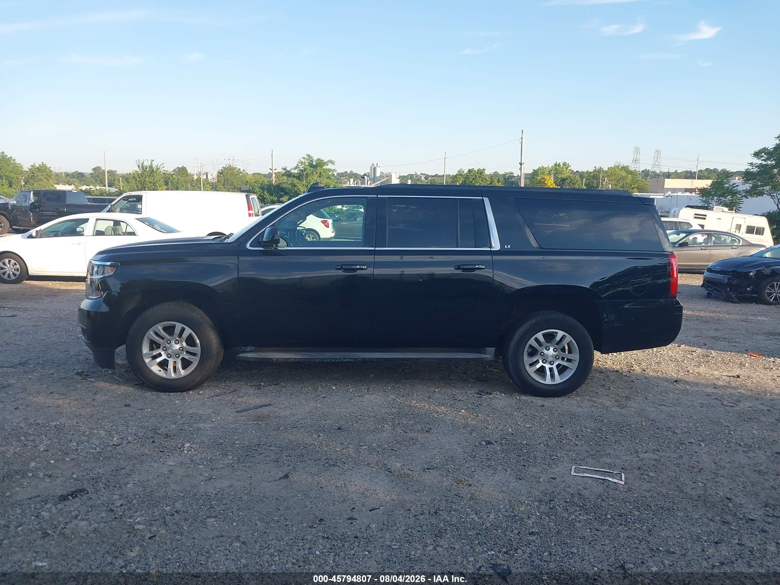 2015 Chevrolet Suburban 1500 Lt Черный vin: 1GNSKJKC5FR547180