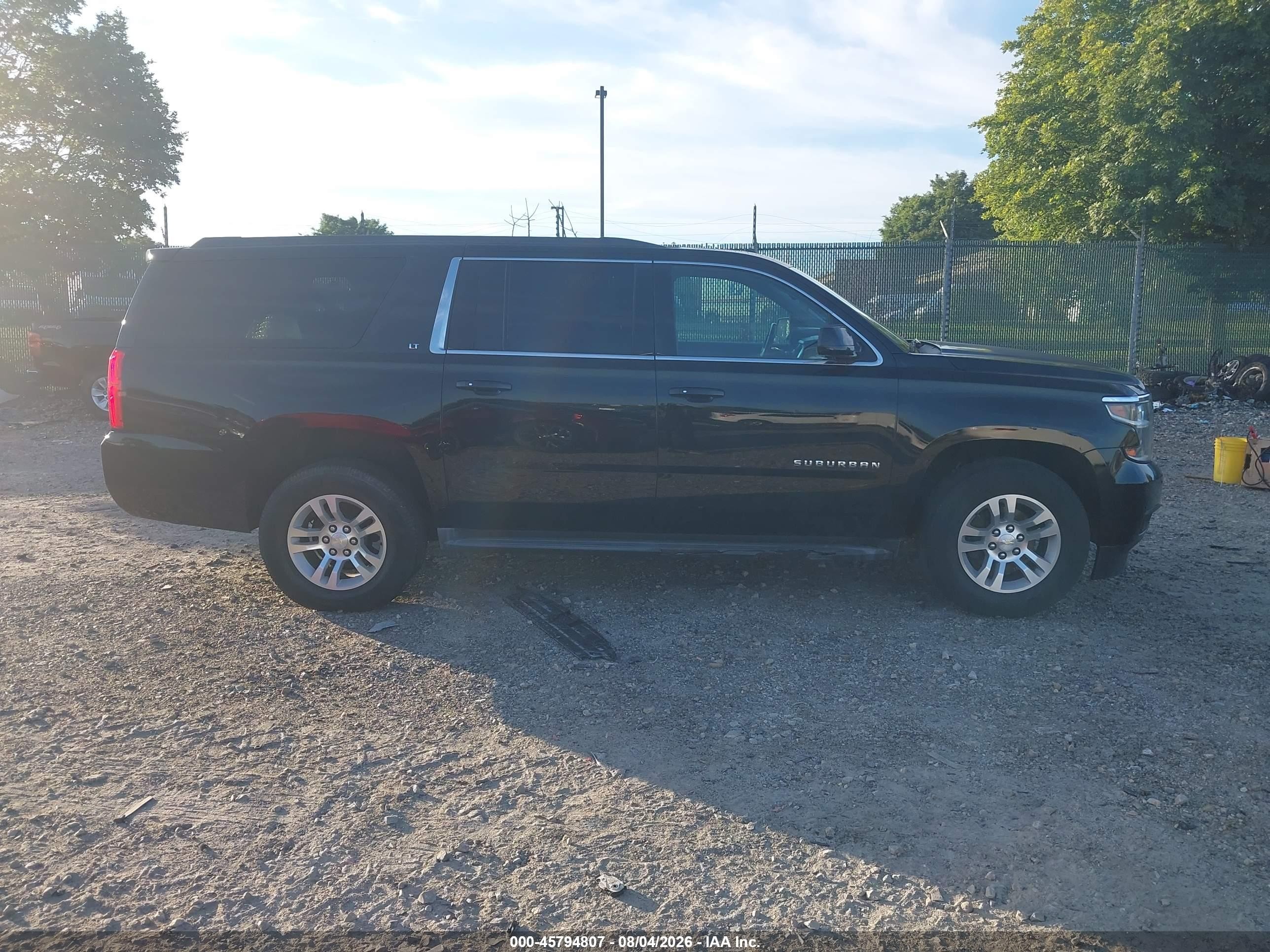 2015 Chevrolet Suburban 1500 Lt Черный vin: 1GNSKJKC5FR547180