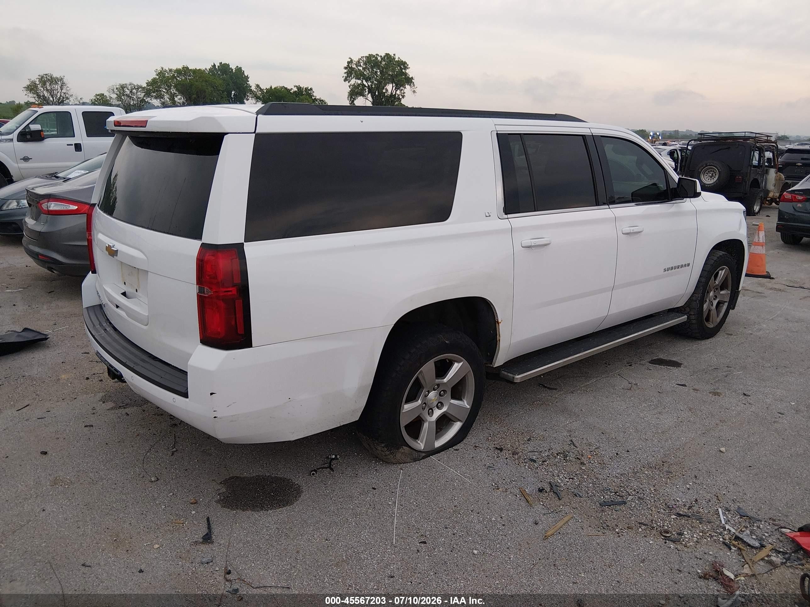 2015 Chevrolet Suburban Lt White vin: 1GNSKJKC6FR298324