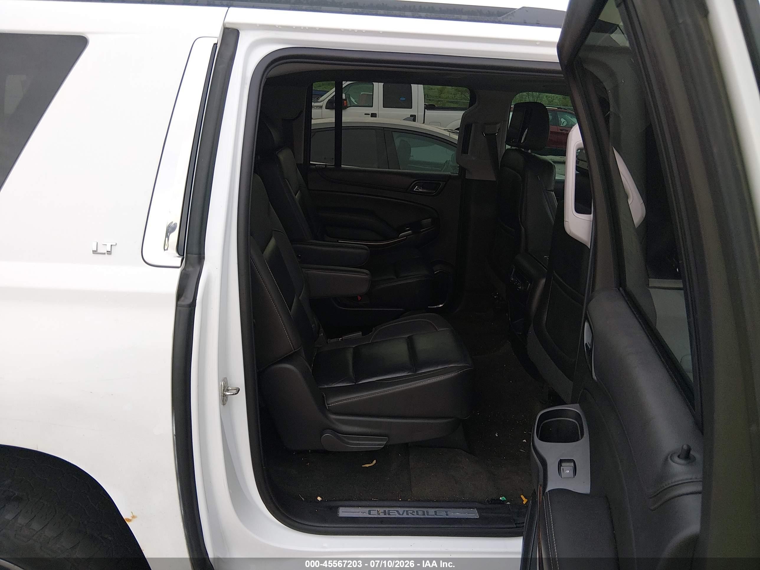 2015 Chevrolet Suburban Lt White vin: 1GNSKJKC6FR298324