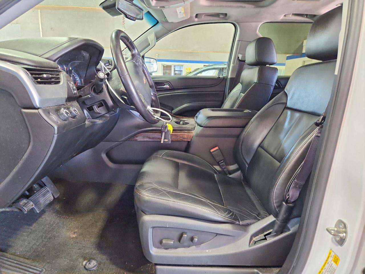 2015 Chevrolet Suburban K1500 Lt White vin: 1GNSKJKC7FR720116