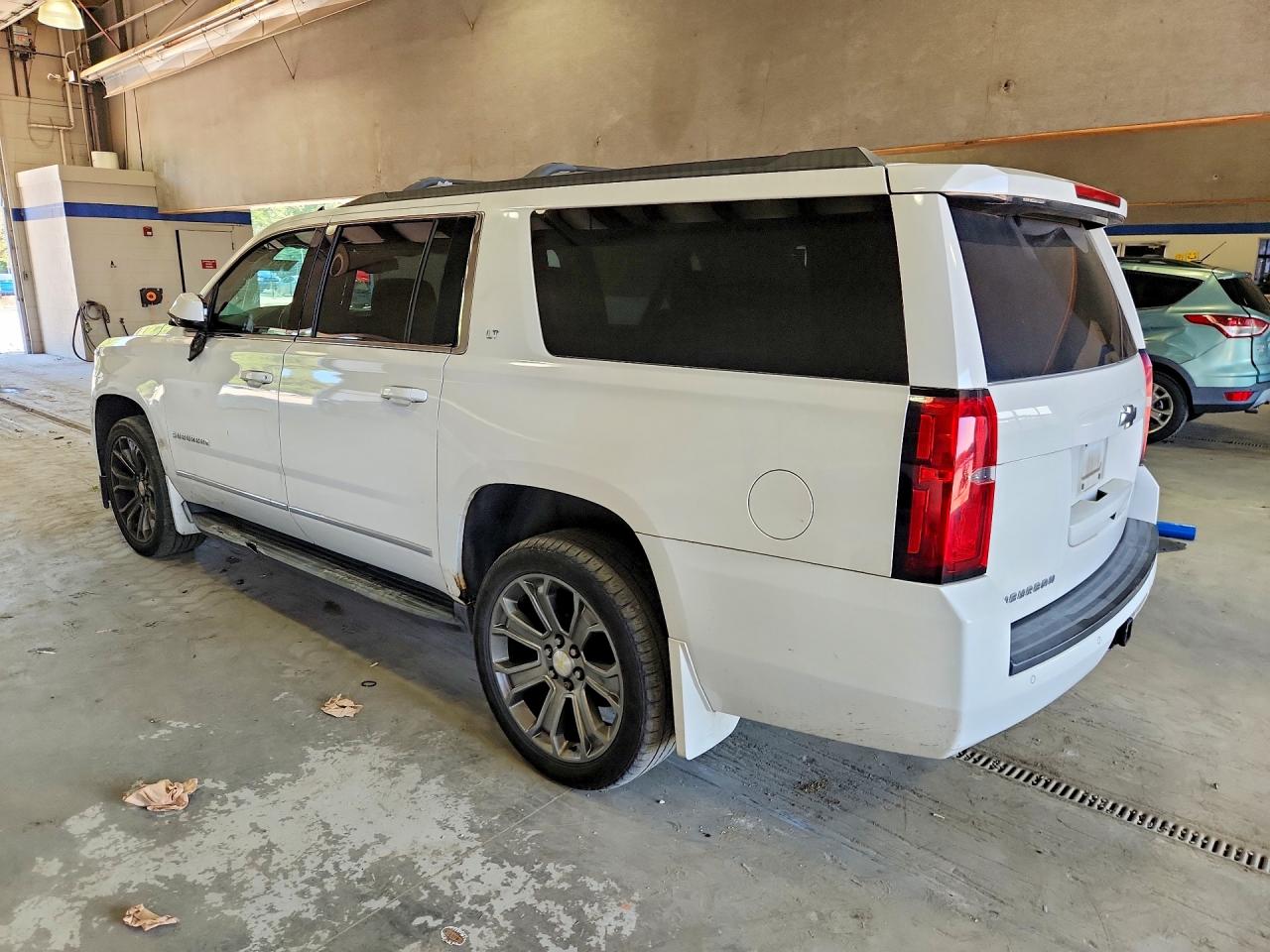 2015 Chevrolet Suburban K1500 Lt White vin: 1GNSKJKC7FR720116