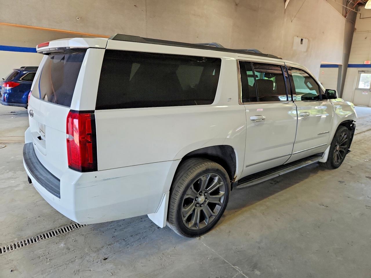 2015 Chevrolet Suburban K1500 Lt White vin: 1GNSKJKC7FR720116