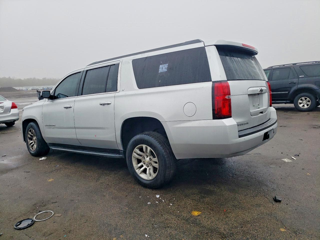 2015 Chevrolet Suburban K1500 Lt Silver vin: 1GNSKJKC8FR163930
