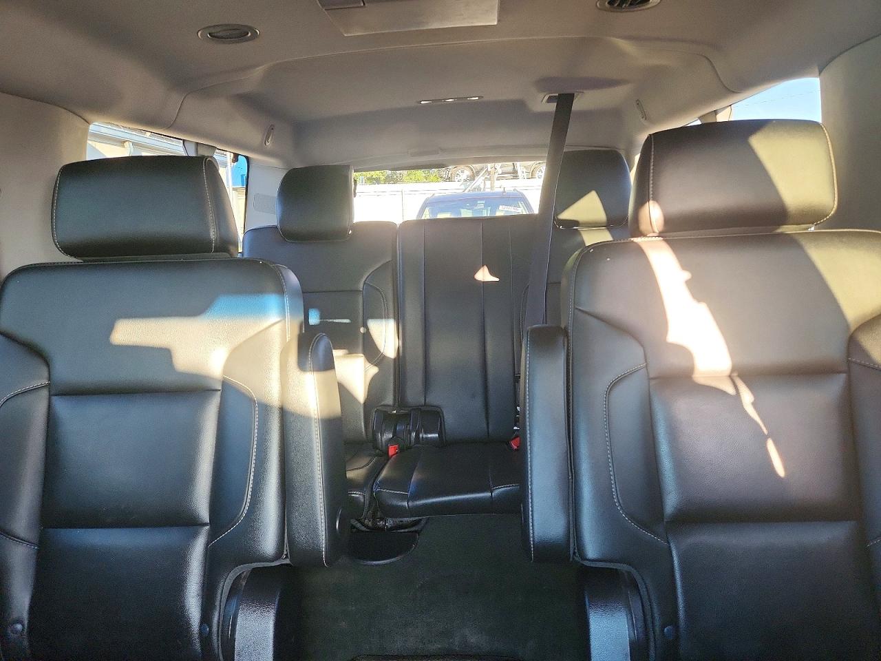 2015 Chevrolet Suburban K1500 Lt Silver vin: 1GNSKJKC8FR175057