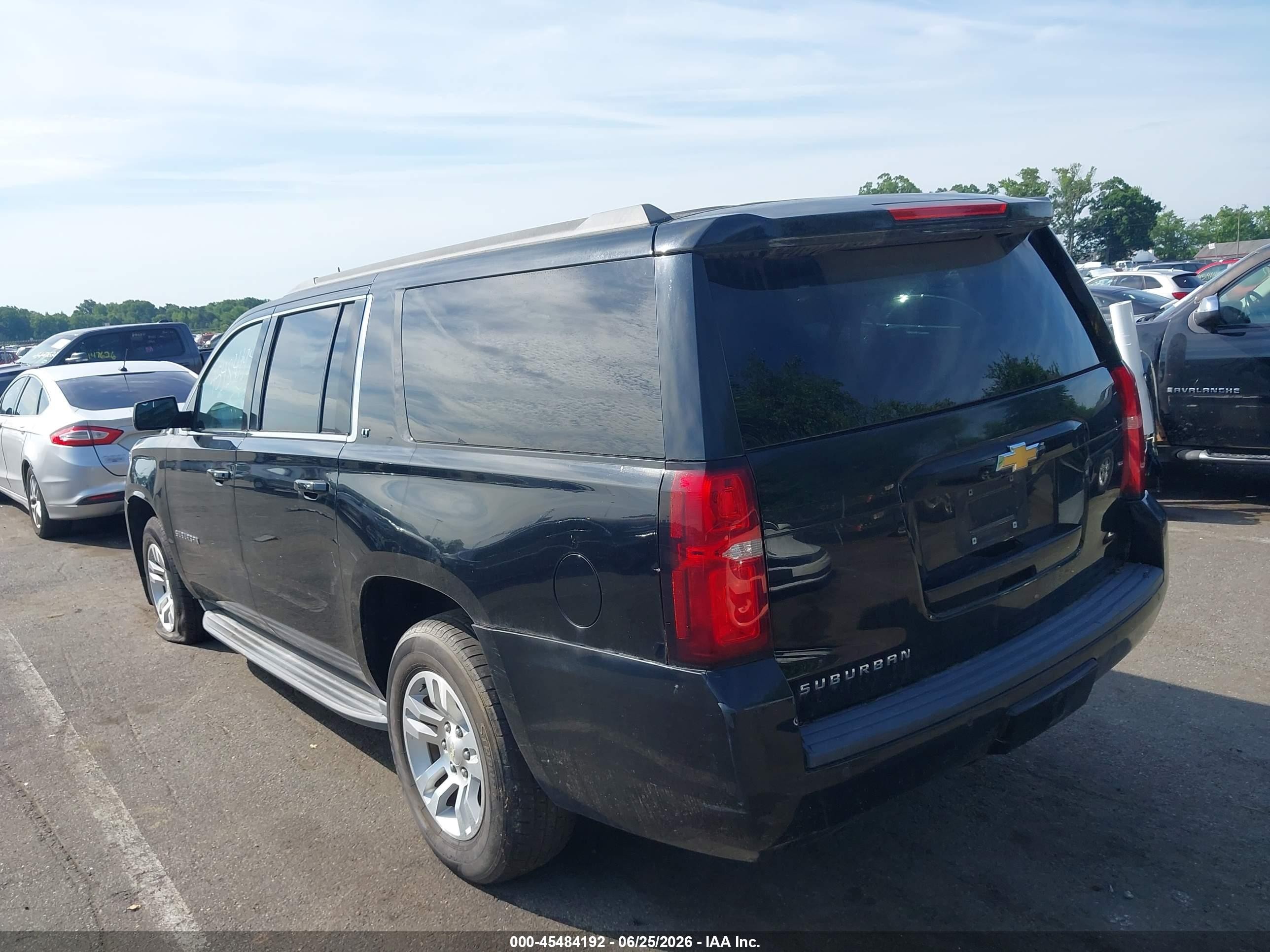 2015 Chevrolet Suburban Lt Black vin: 1GNSKJKC9FR692724