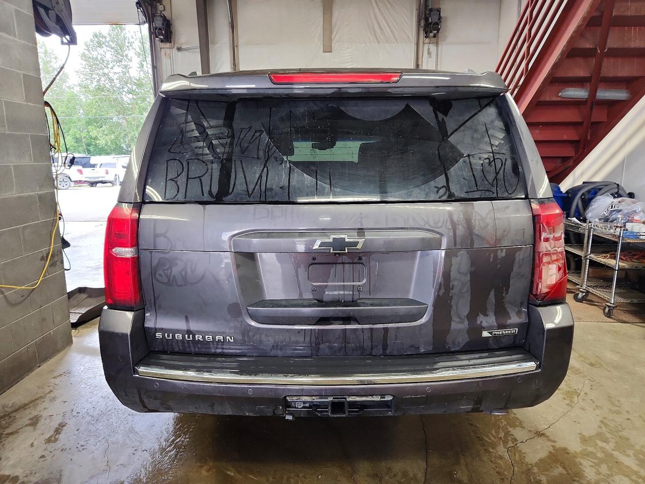 2017 Chevrolet Suburban K1500 Premier Gray vin: 1GNSKJKC9HR159663