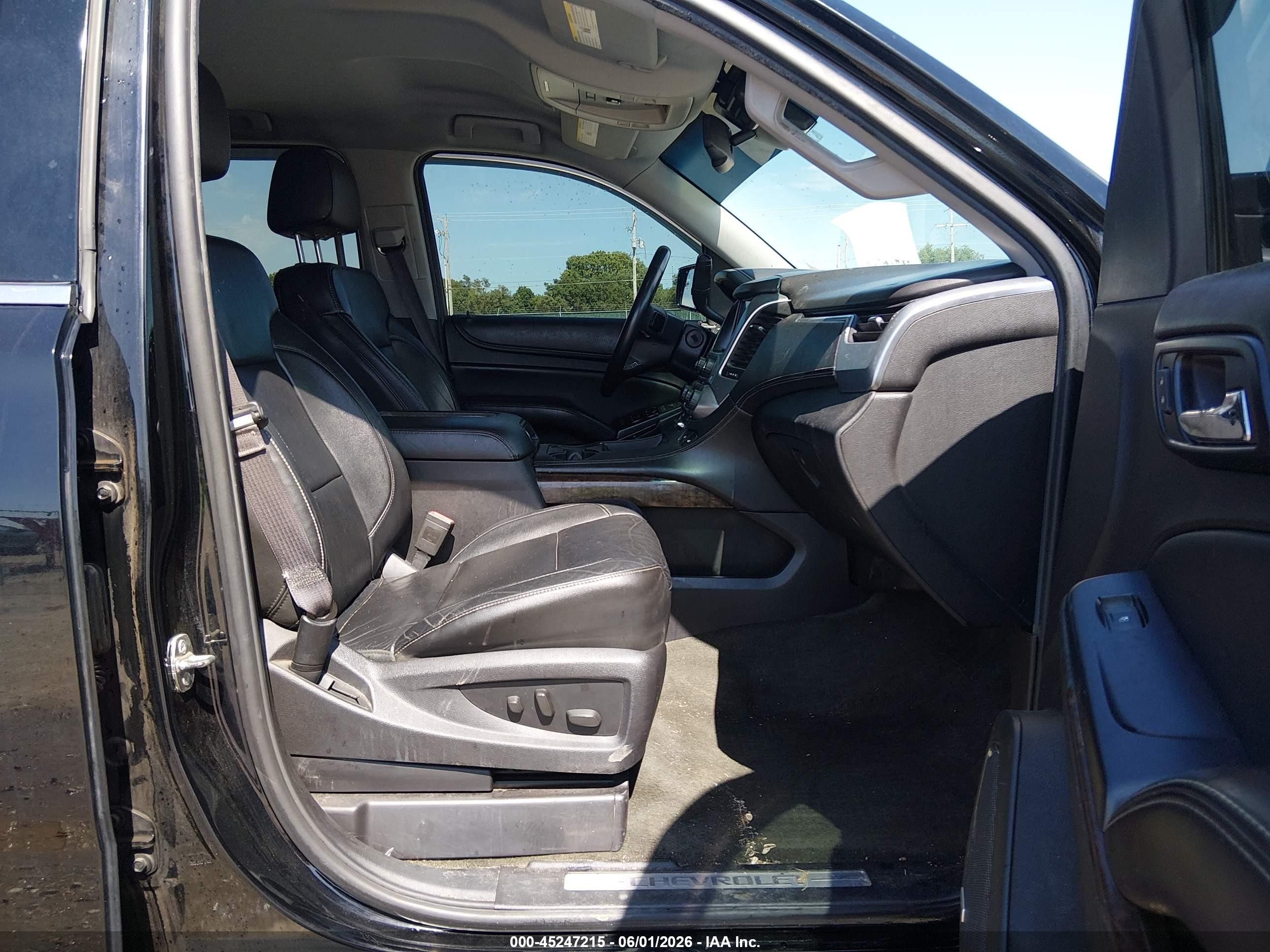 2015 Chevrolet Suburban 1500 Lt Black vin: 1GNSKJKCXFR193429