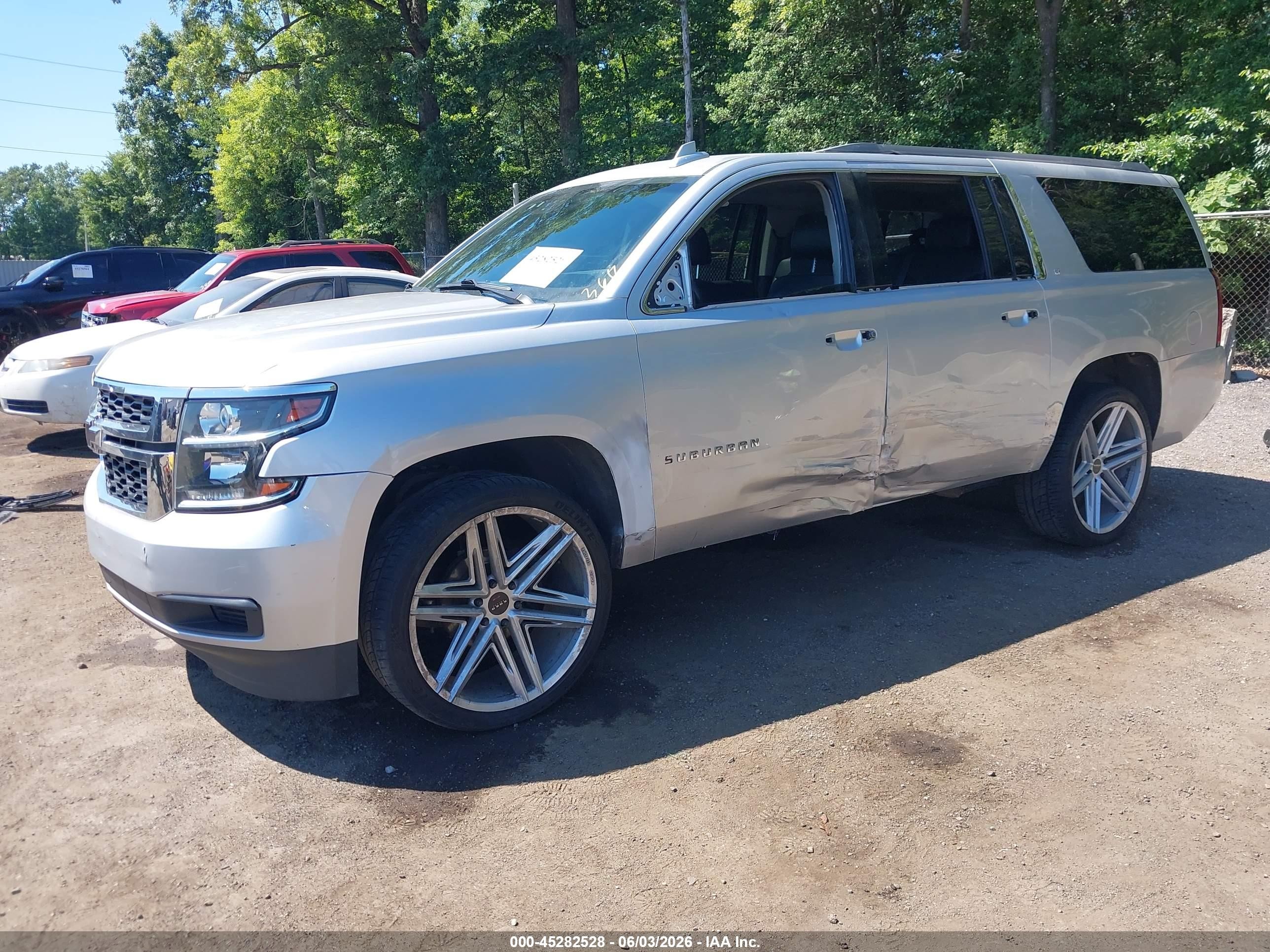 2015 Chevrolet Suburban 1500 Lt Silver vin: 1GNSKJKCXFR543111