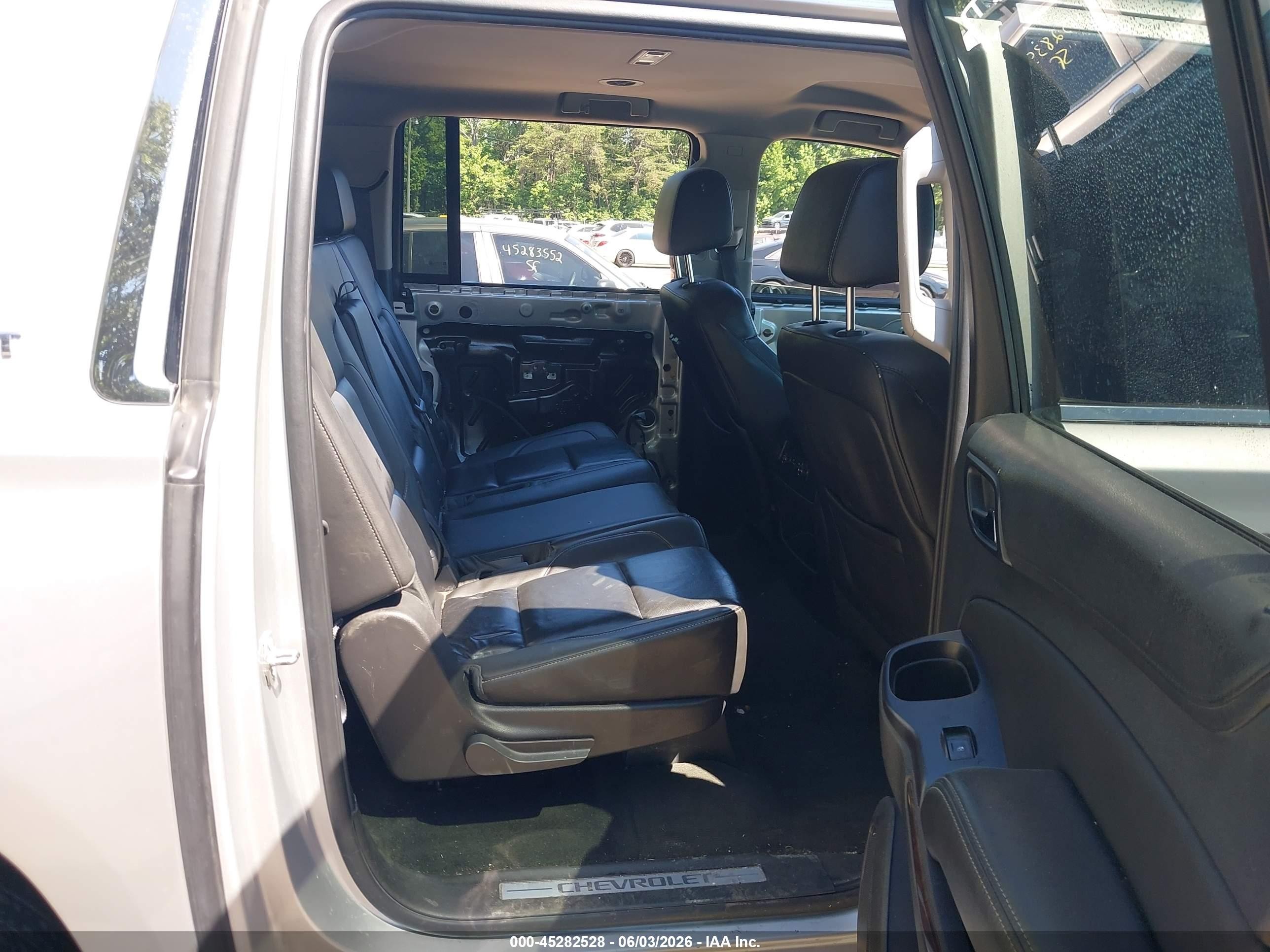 2015 Chevrolet Suburban 1500 Lt Silver vin: 1GNSKJKCXFR543111