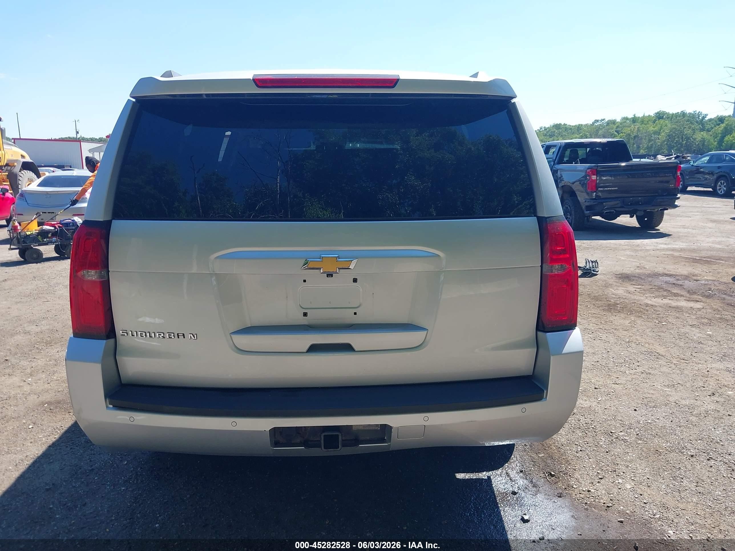 2015 Chevrolet Suburban 1500 Lt Silver vin: 1GNSKJKCXFR543111