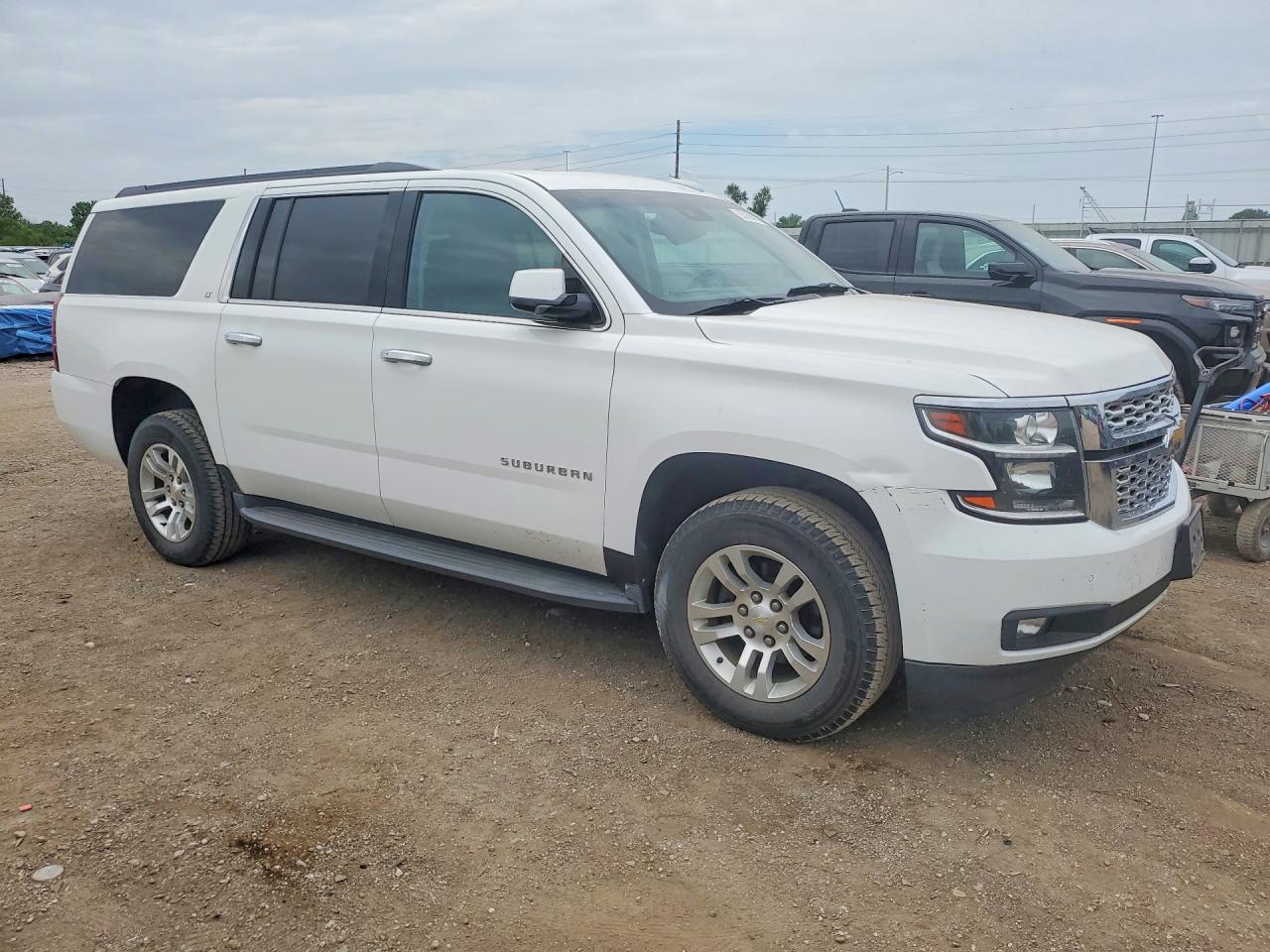 2015 Chevrolet Suburban K1500 Lt Белый vin: 1GNSKJKCXFR694871